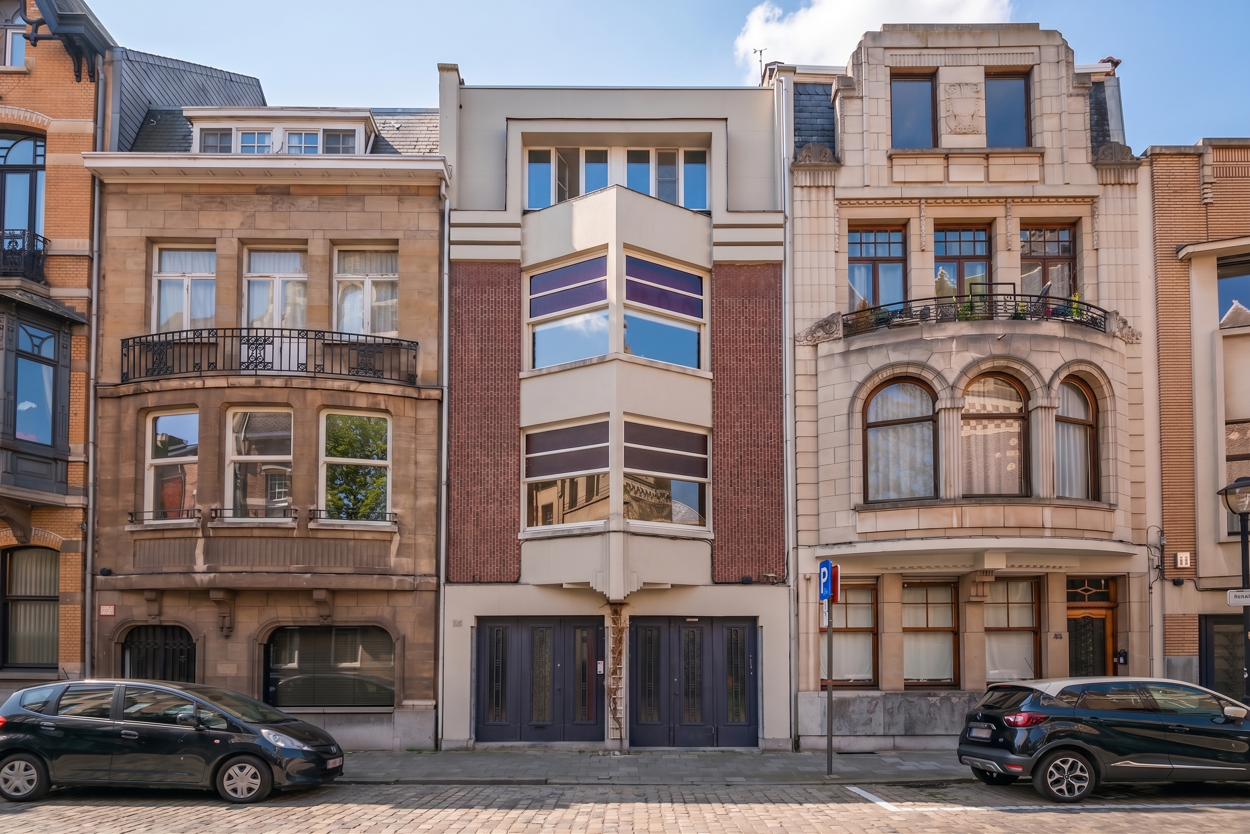 Impressive townhouse with garden in prime Zurenborg location