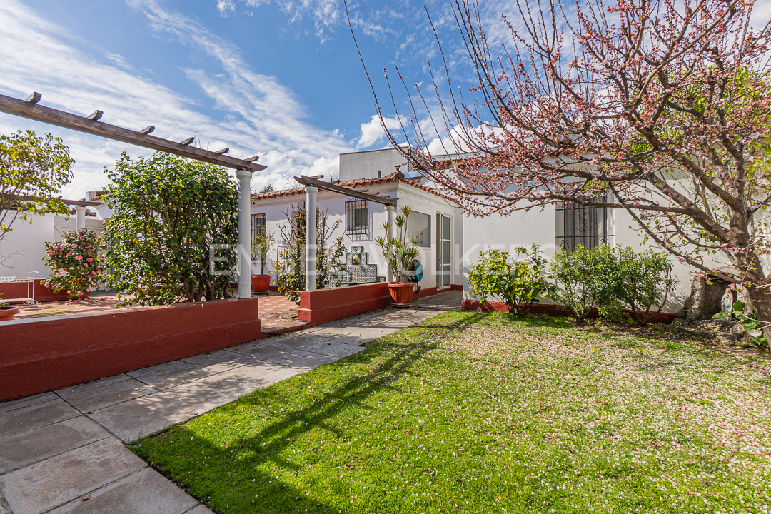 Casa Familiar de 1 Piso | 4D + 2B | Excelente Ubicación