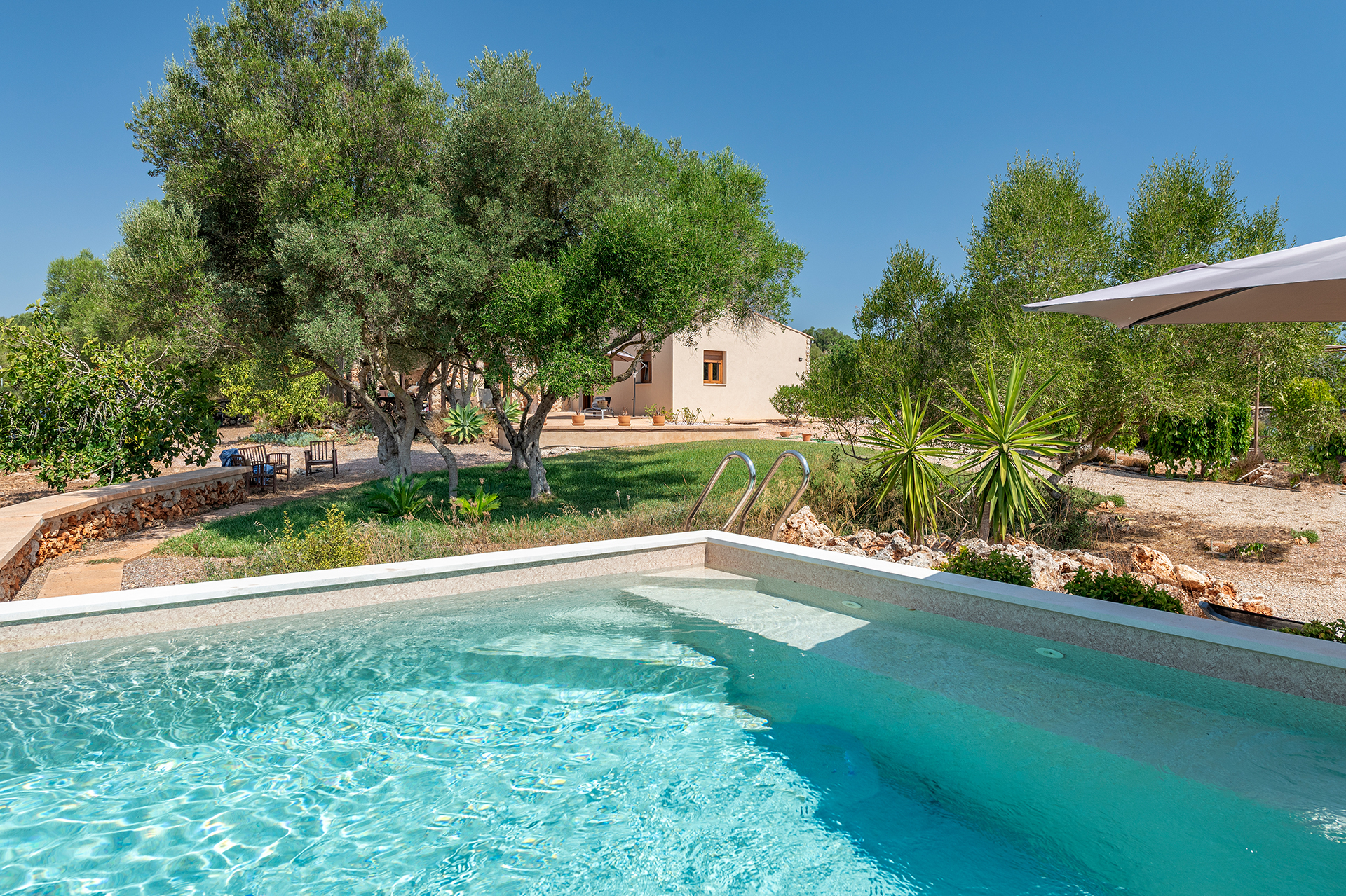 Charmante, renovierte Finca mit Pool – nur 15 Minuten vom Strand entfernt in Santa Margalida