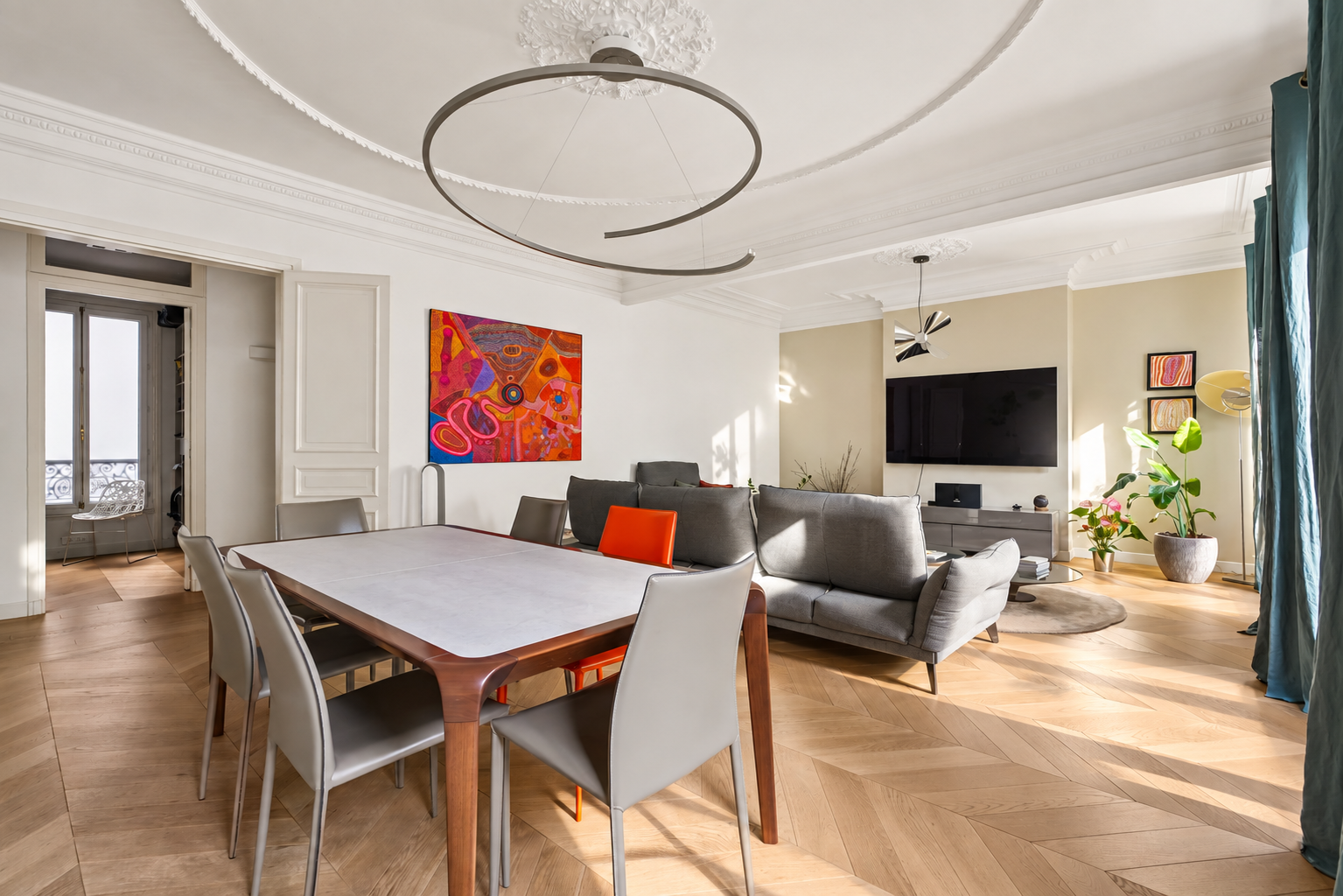 Paris 6th, Pierre Lafue Square – 193 sqm reception apartment – Immaculate condition – Unobstructed views