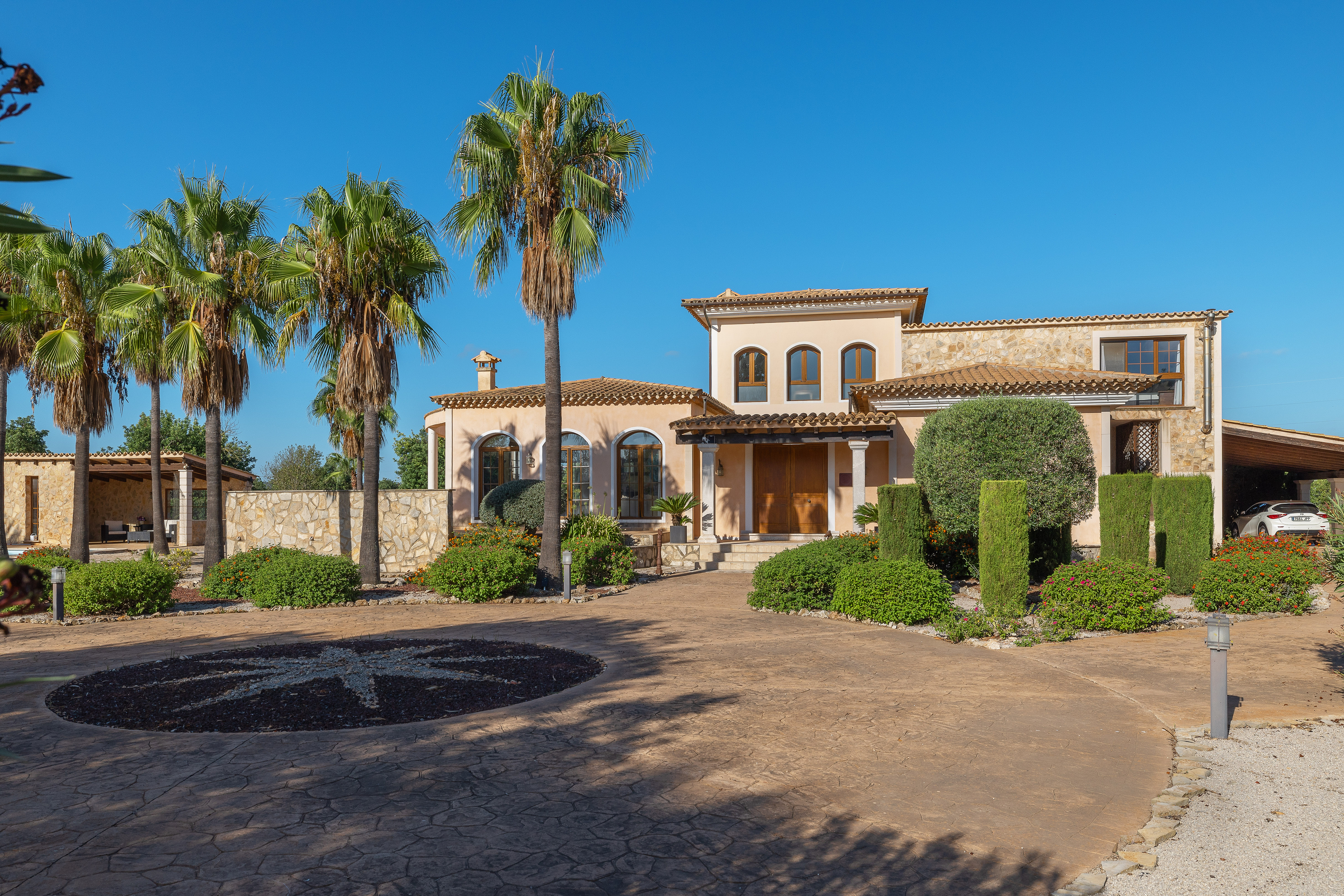 A finca of space and light in Santa María