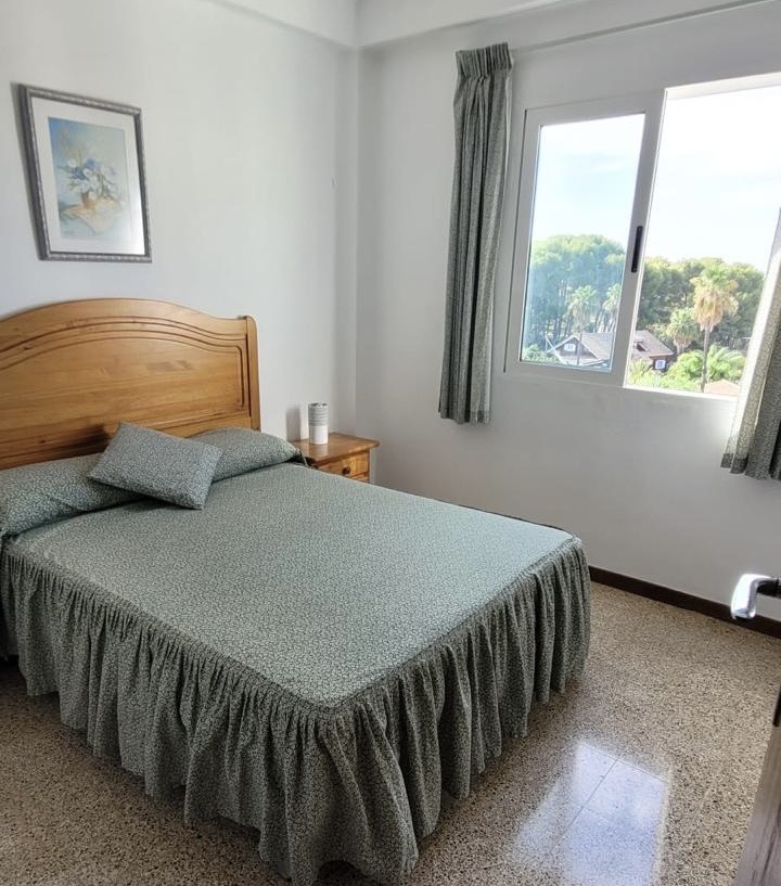 Luminoso y amplio apartamento de 90 m² con impresionantes vistas al mar.