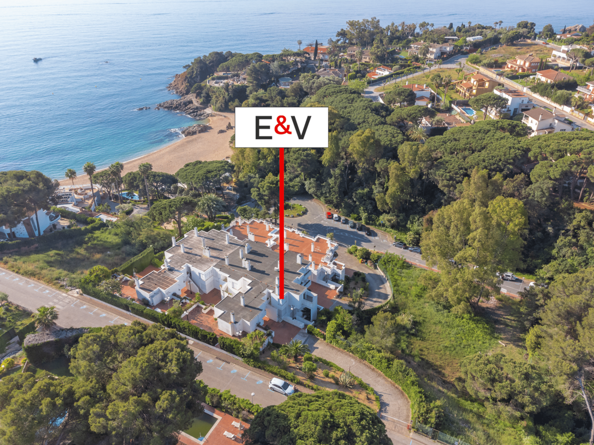 Geräumige renovierte Wohnung mit Meerblick in Cala Sant Francesc
