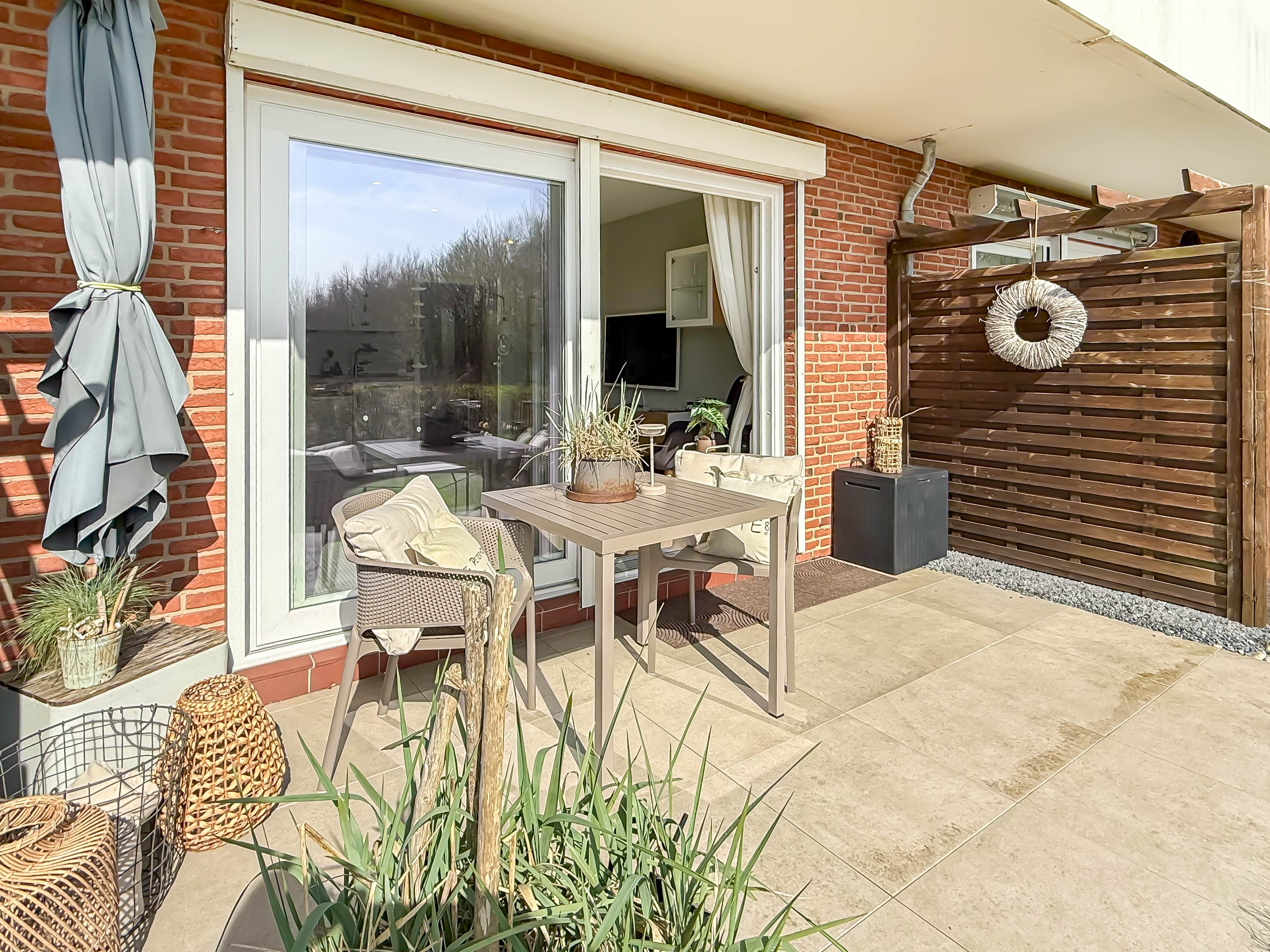 Ferienvermietung erlaubt                                                                               Moderne 2-Zimmer Erdgeschosswohnung am Deich