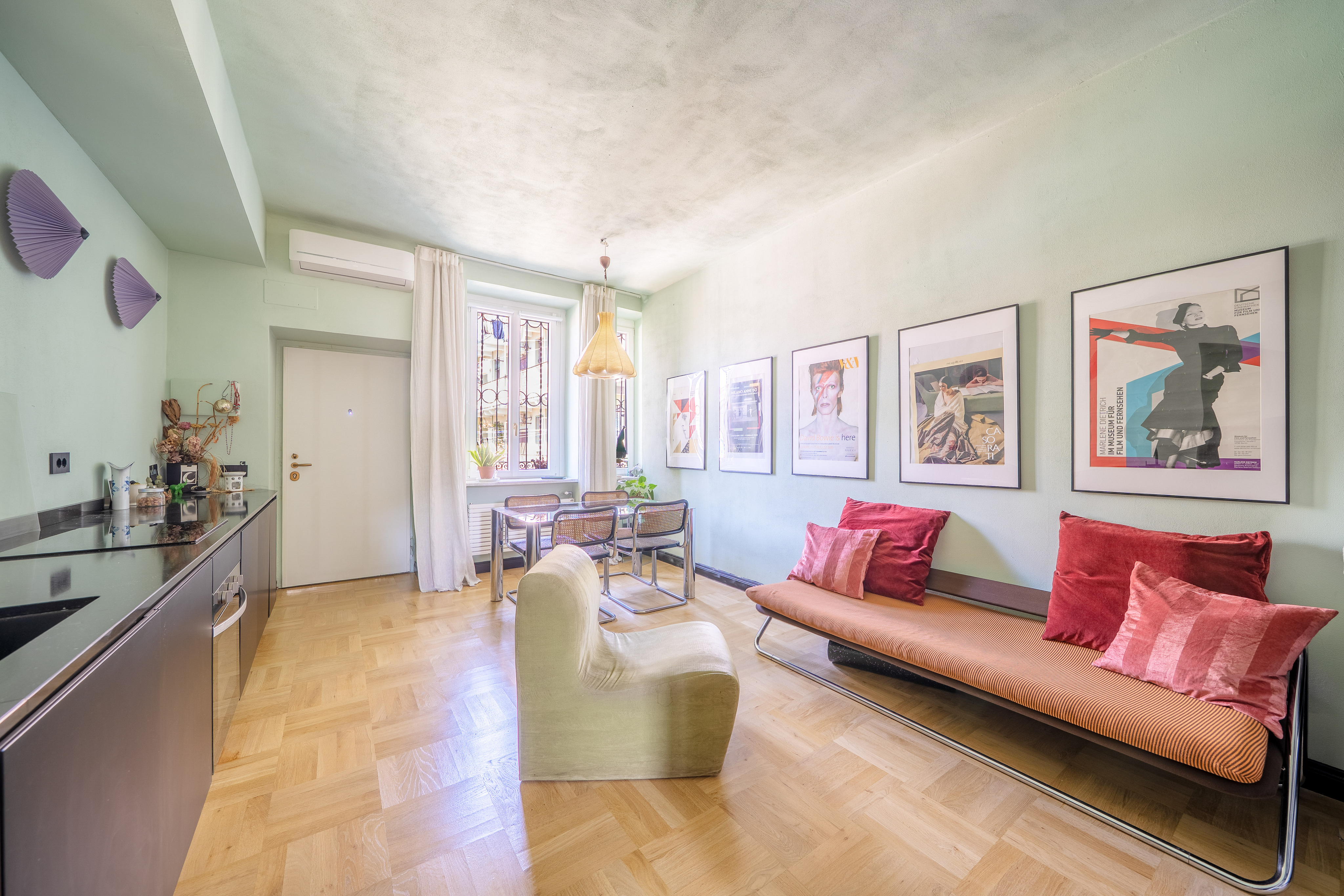 Modern one-bedroom apartment, ready to move in, in Via Riva di Trento