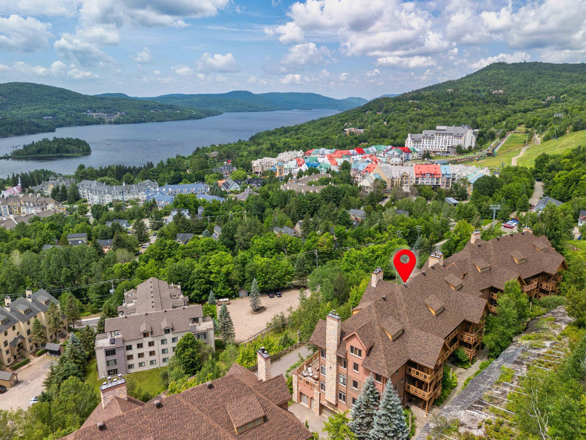 SKI-IN / SKI-OUT in the prestigious ALTITUDE development