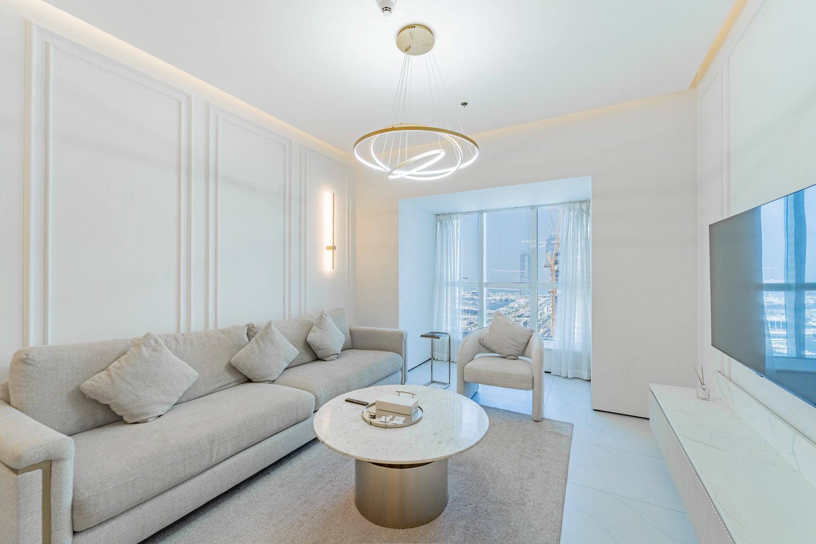 The only renovated sea-view 1BR in Elite