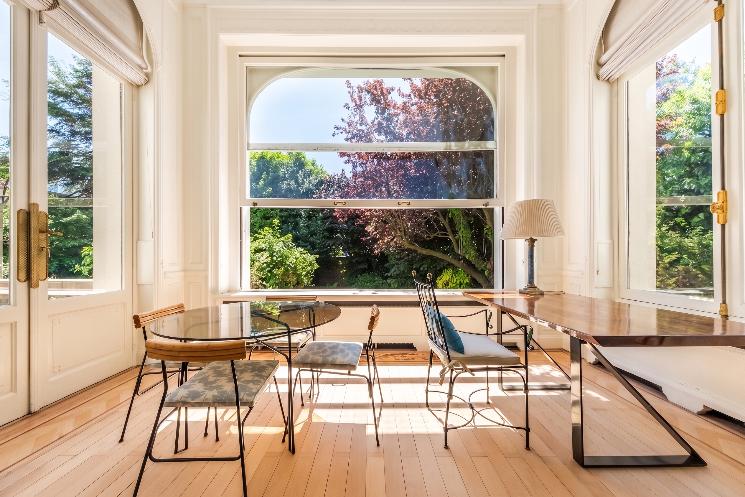 Uitzonderlijk bel-etage appartement in het hart van de wijk Louise/Ter Kamerenbos [AI-bewerkt]