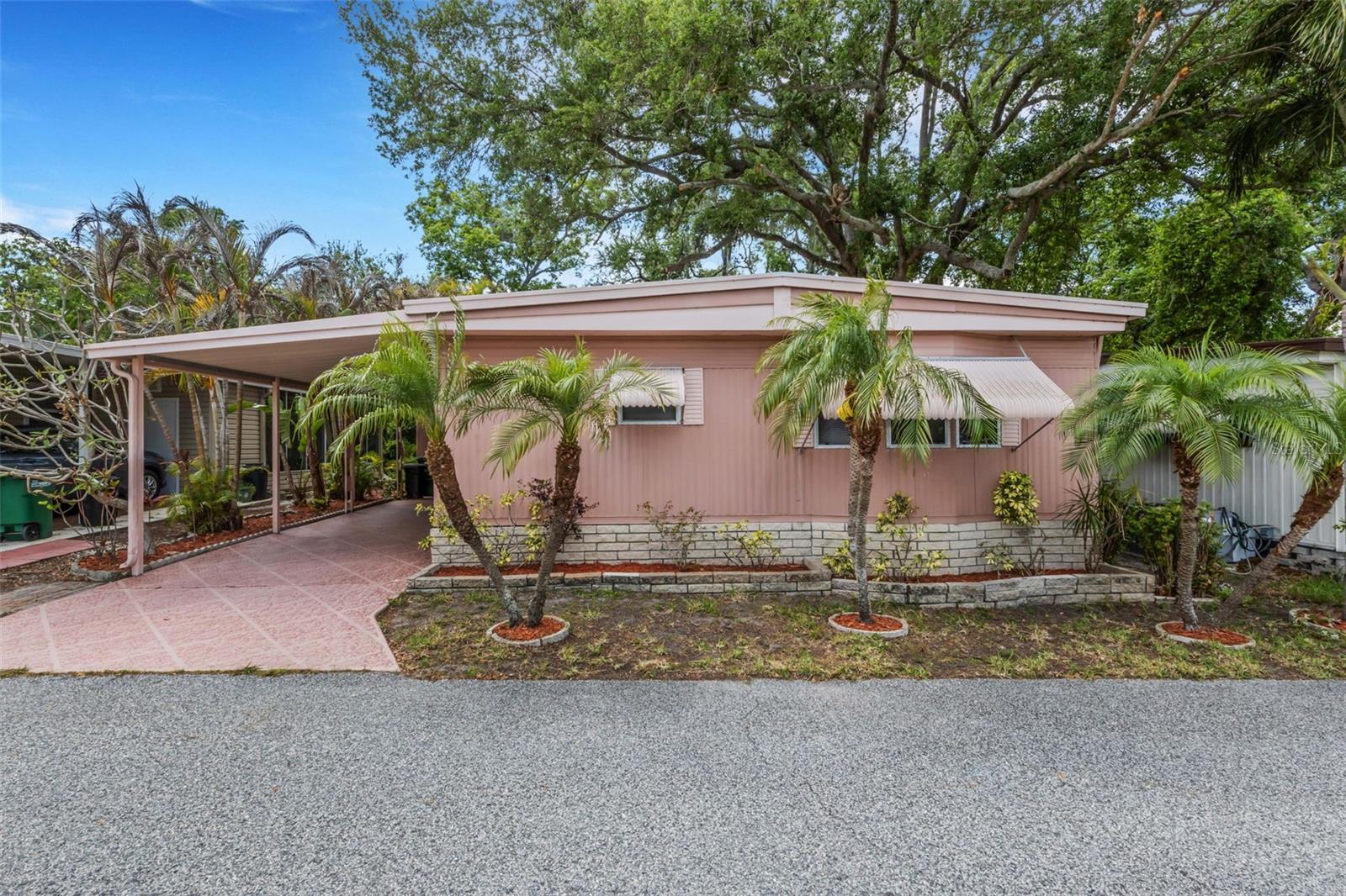 Charming Florida Escape Awaits in Briar Creek