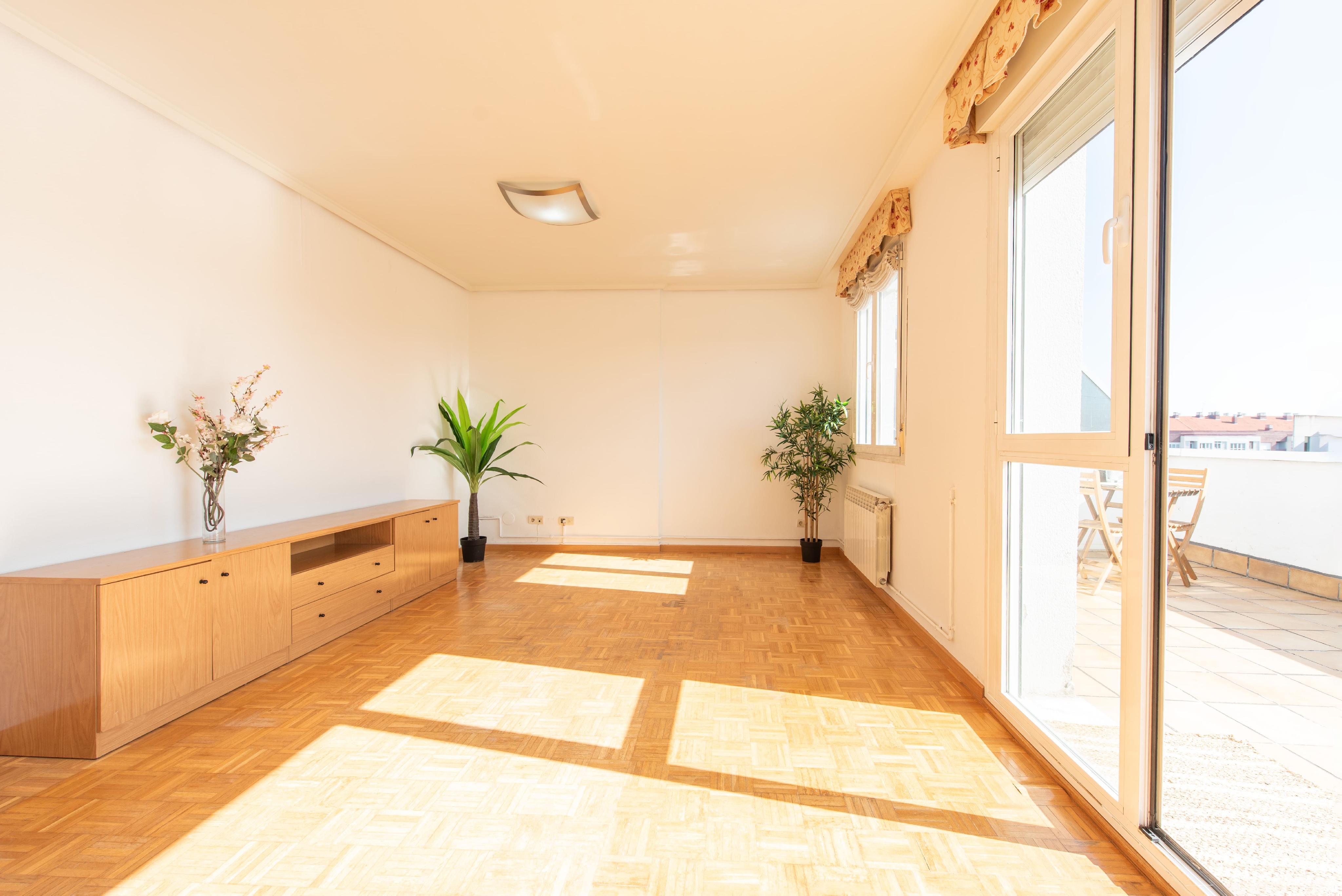 Luminoso ático con terraza