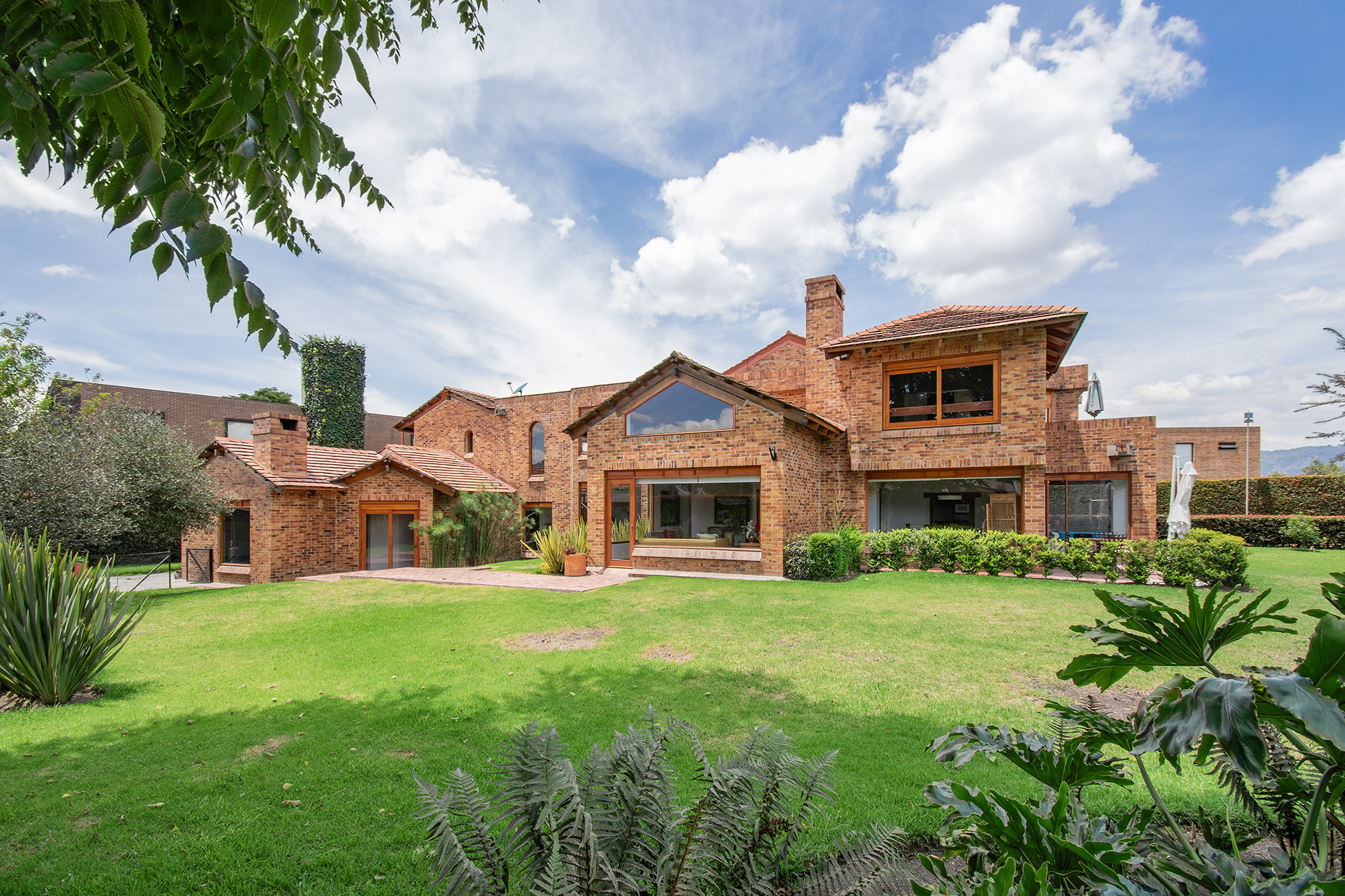 Casa con amplio terreno para venta en San Simón, Guaymaral