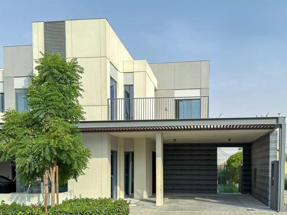 Corner Unit l Upgraded l VOT