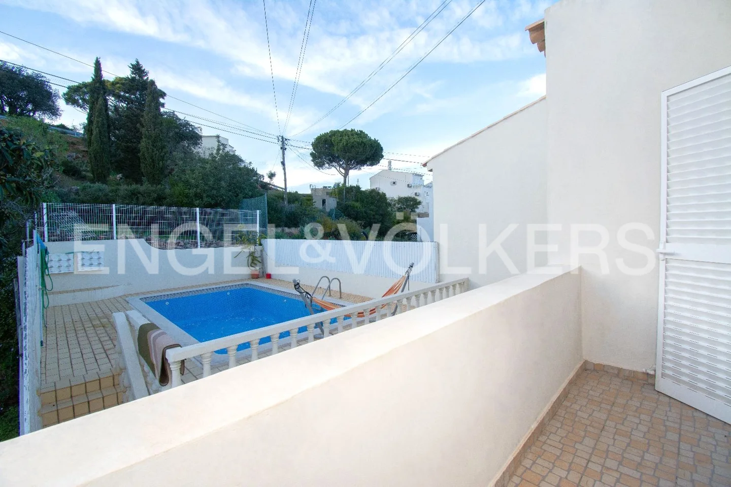 3 bedroom villa with pool and parking space in quiet area of Loulé