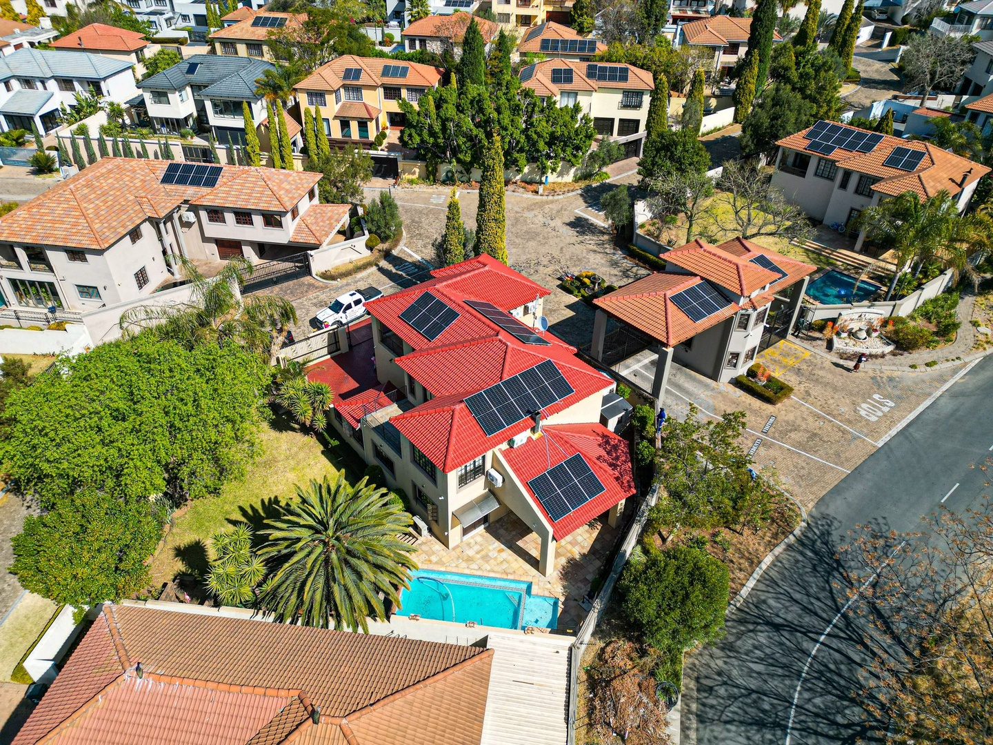 Elegant  Four Bedroom Family Home For Sale in a Secure Lonehill Estate