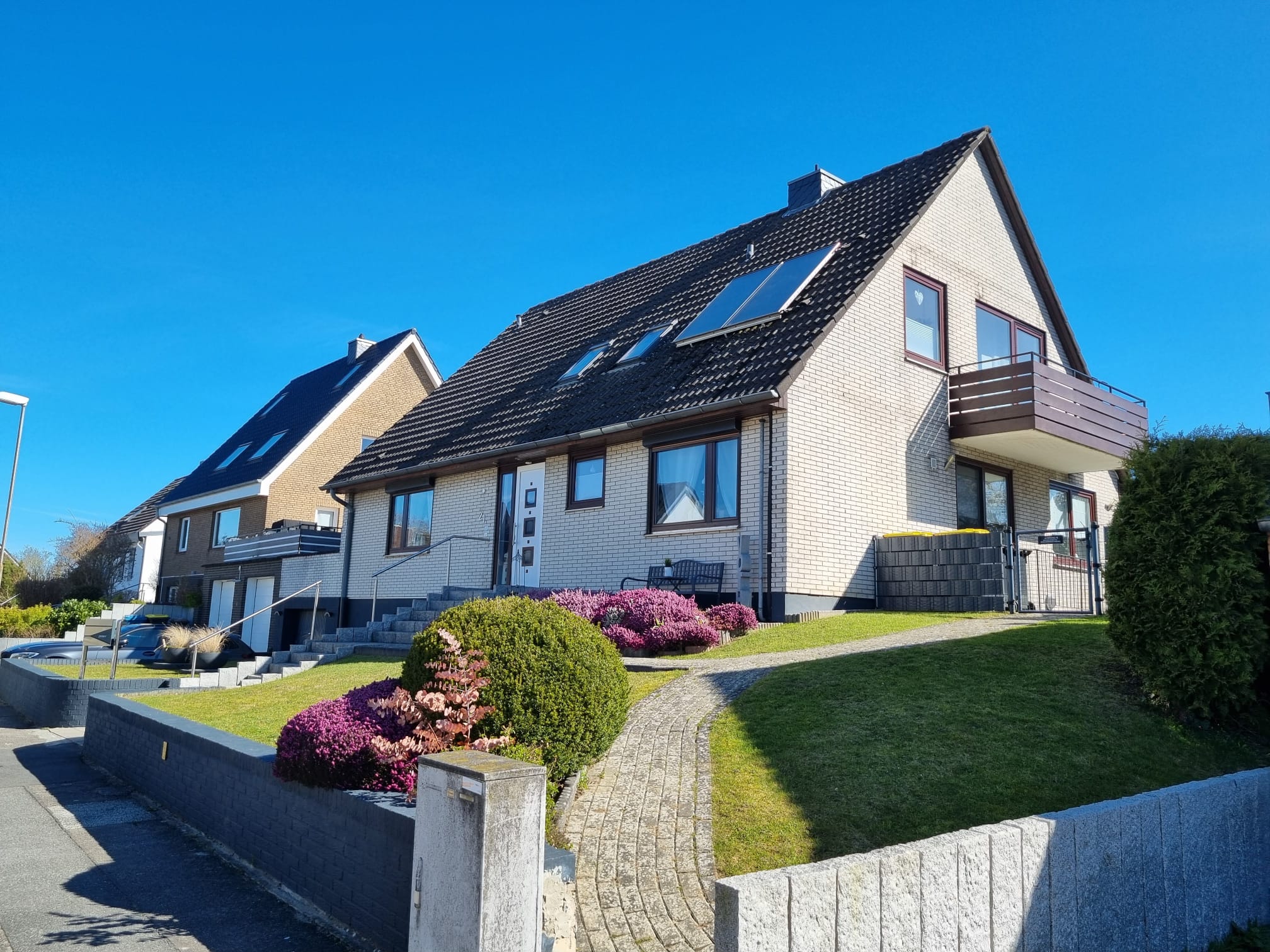 Wohnidylle in Zarpen: Modernisiertes Zweifamilienhaus mit viel Platz für Ihre Wohnträume