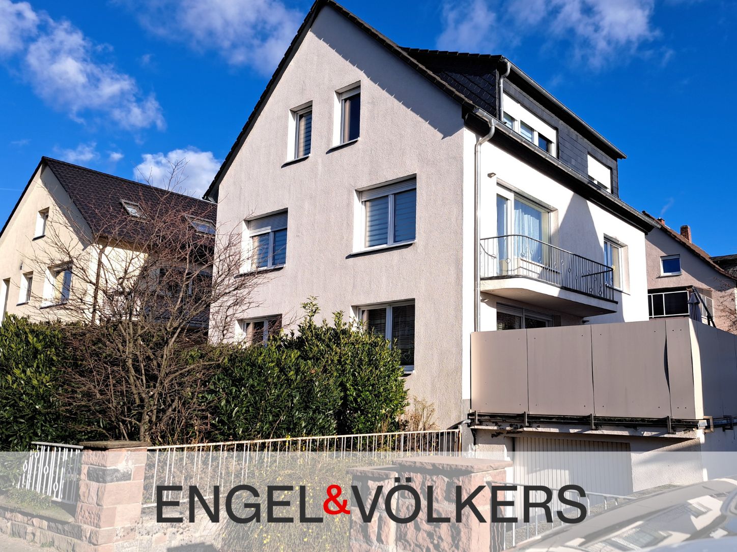 Stilvoll modernisiertes Ein- bis Zweifamilienhaus mit Wintergarten und Saunabereich in Heppenheim (Bergstraße)