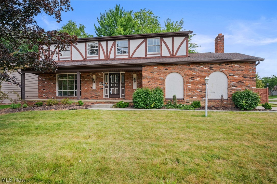 Spacious Colonial in Parma's Vista Ridge Neighborhood