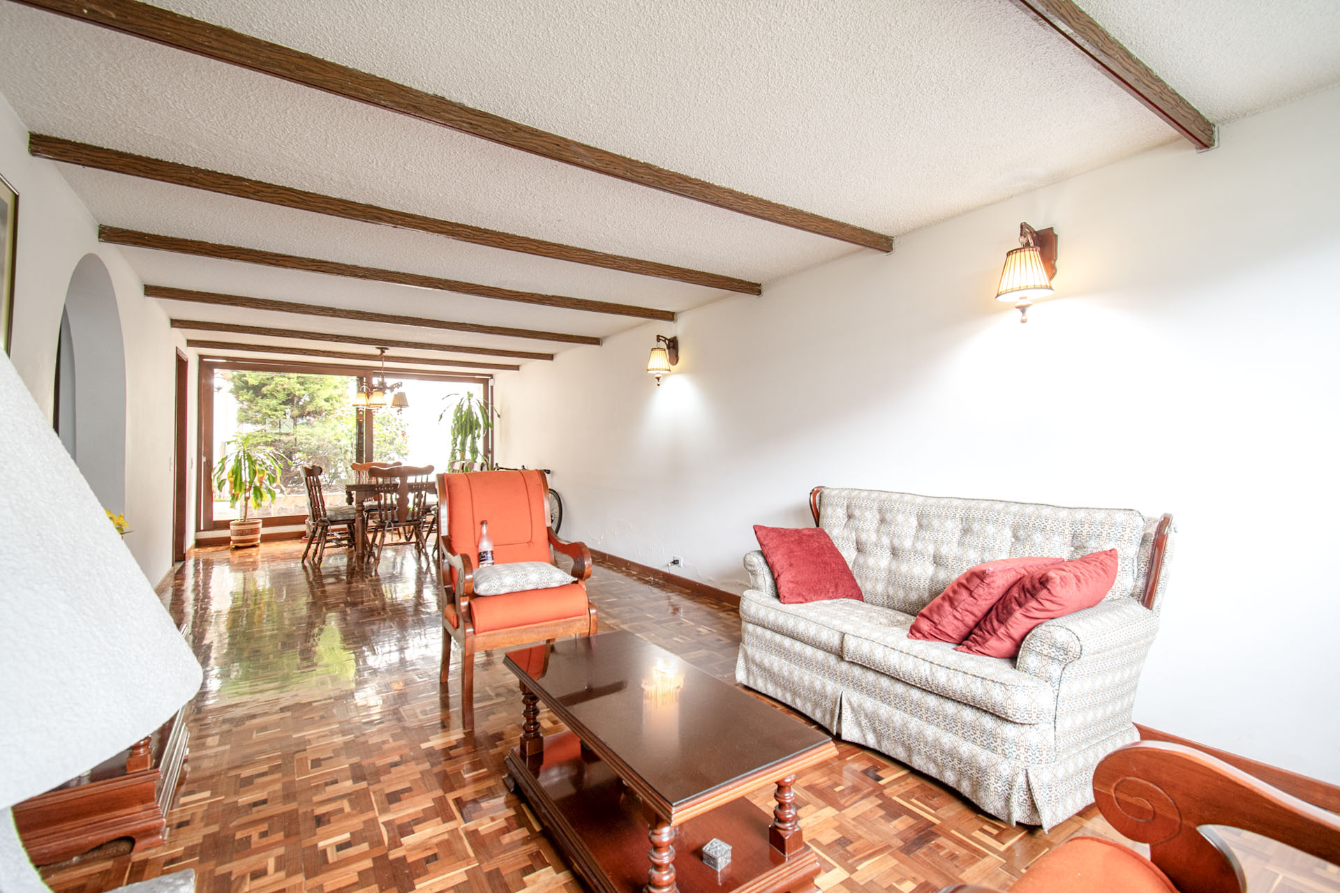 Casa con terraza para venta en La Floresta