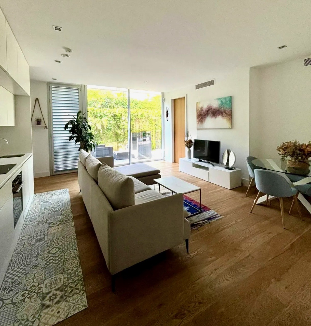 Cozy garden-level apartment in Aravaca, Madrid