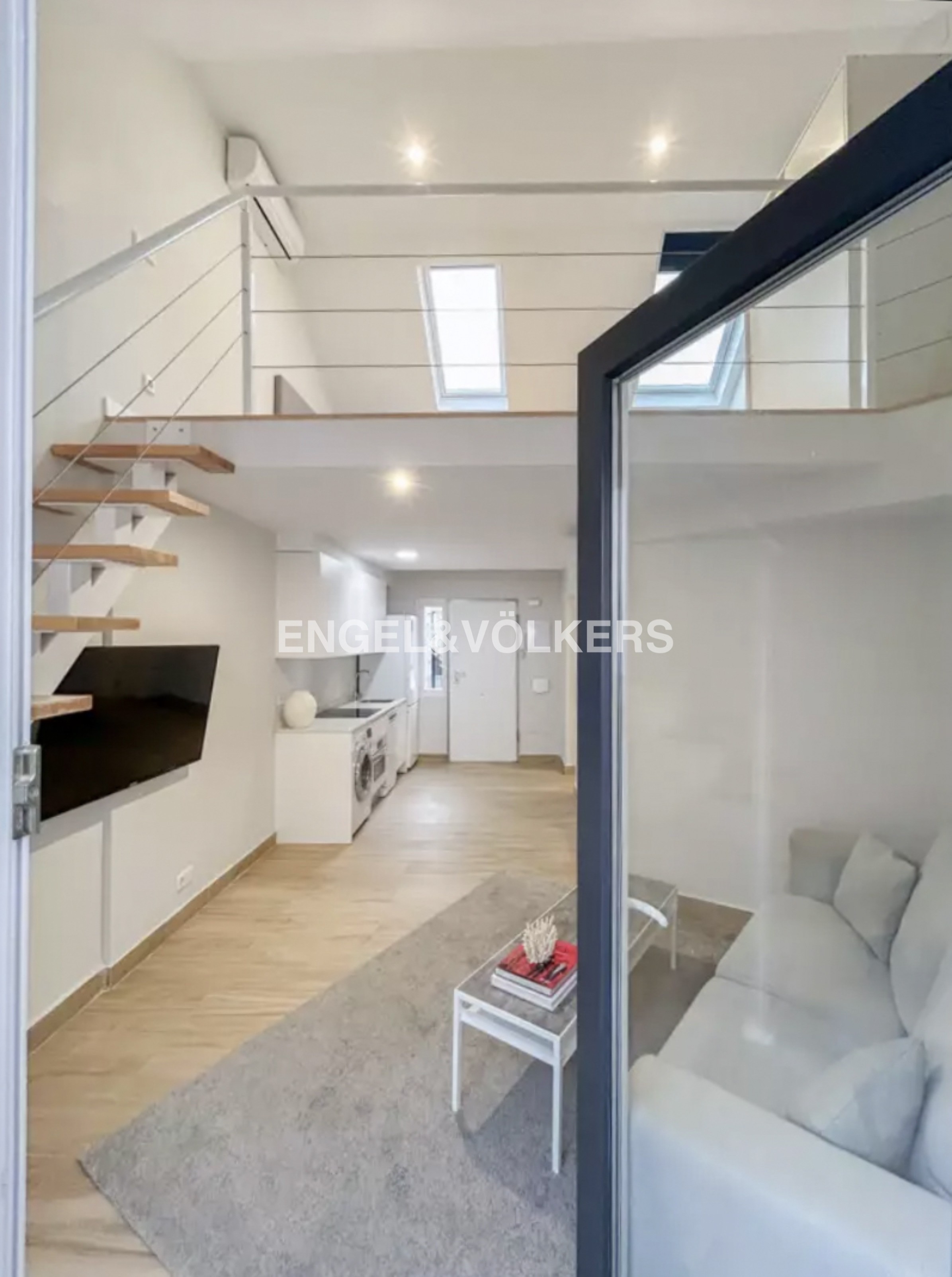 Impressive two bedroom two bathroom duplex with terrace