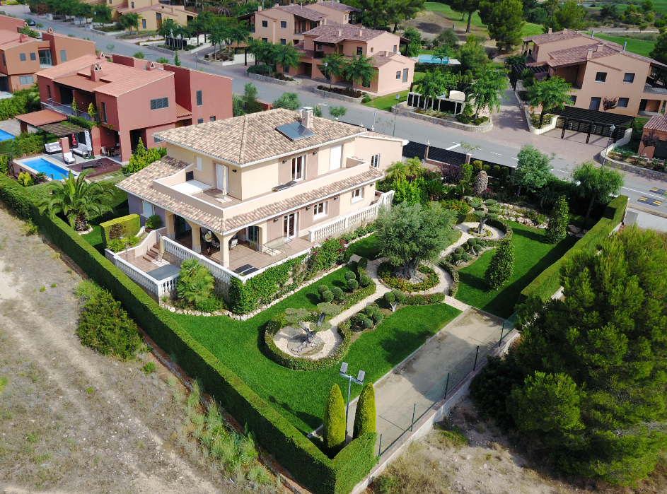 House with great location and large garden in Bonmont