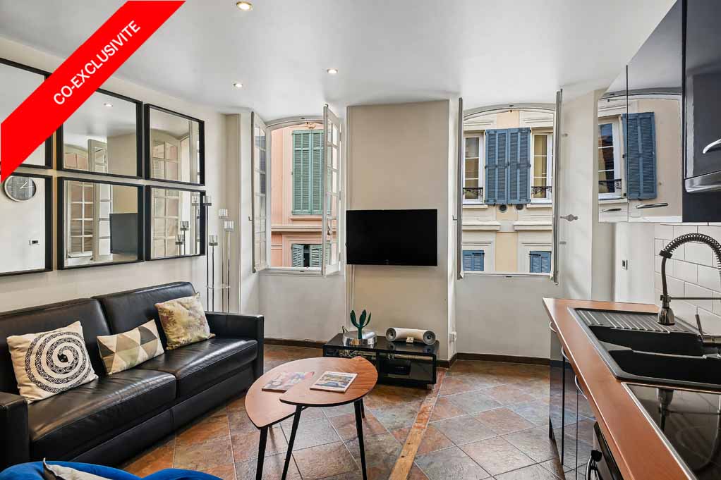 Cannes La Bocca — 4-room dual-aspect apartment, top floor, near the Palais des Festivals