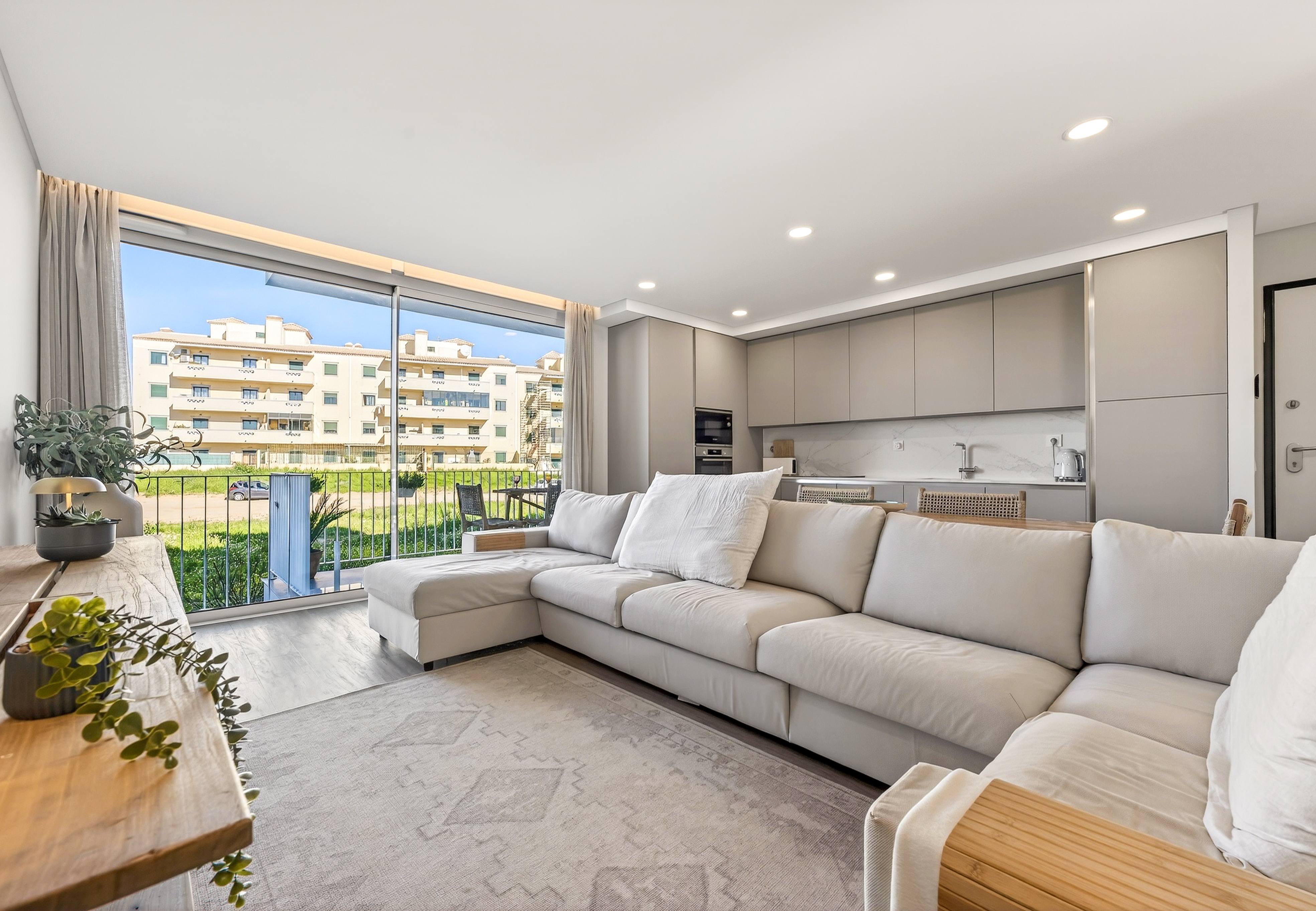 Neue luxuriöse 2-Zimmer-Wohnung nahe den Resorts Quinta do Lago und Vale do Lobo