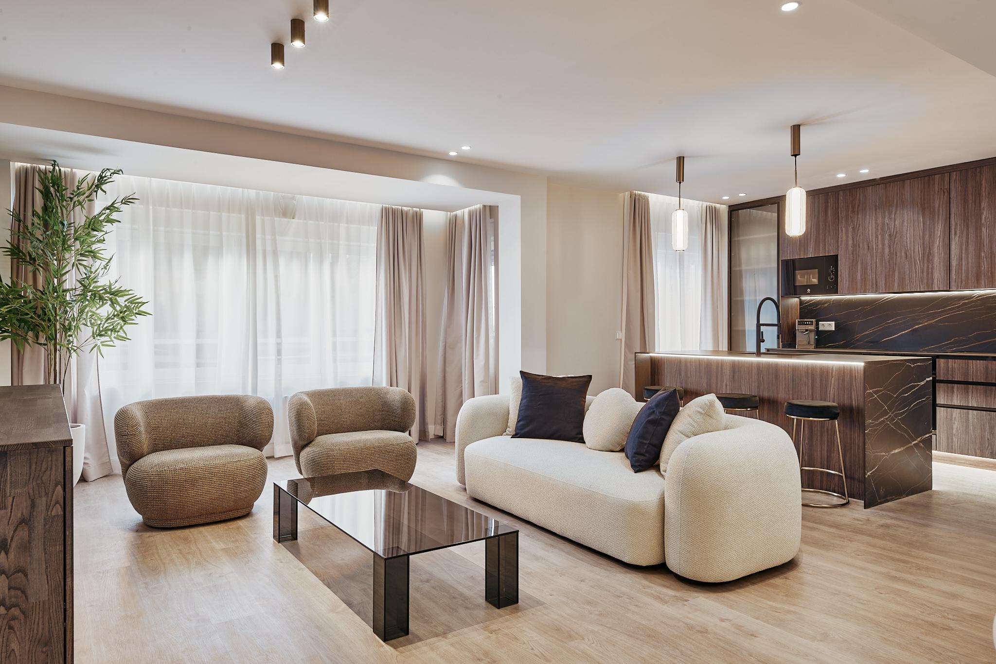 Excellent renovated property on Castelló Street with a 40-square-meter terrace