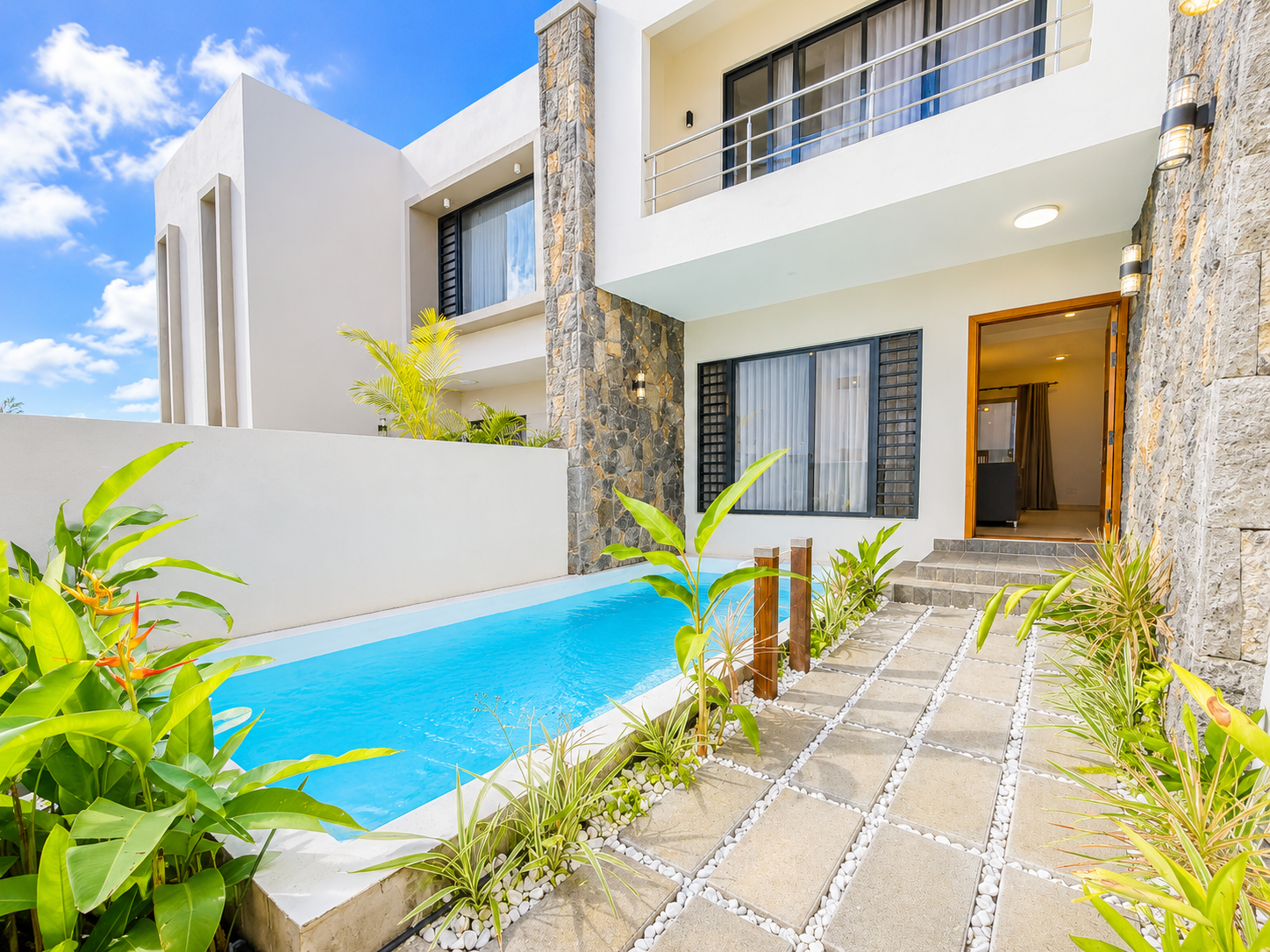 Brand-New 4-Bedroom Townhouse for Rent in Pereybere
