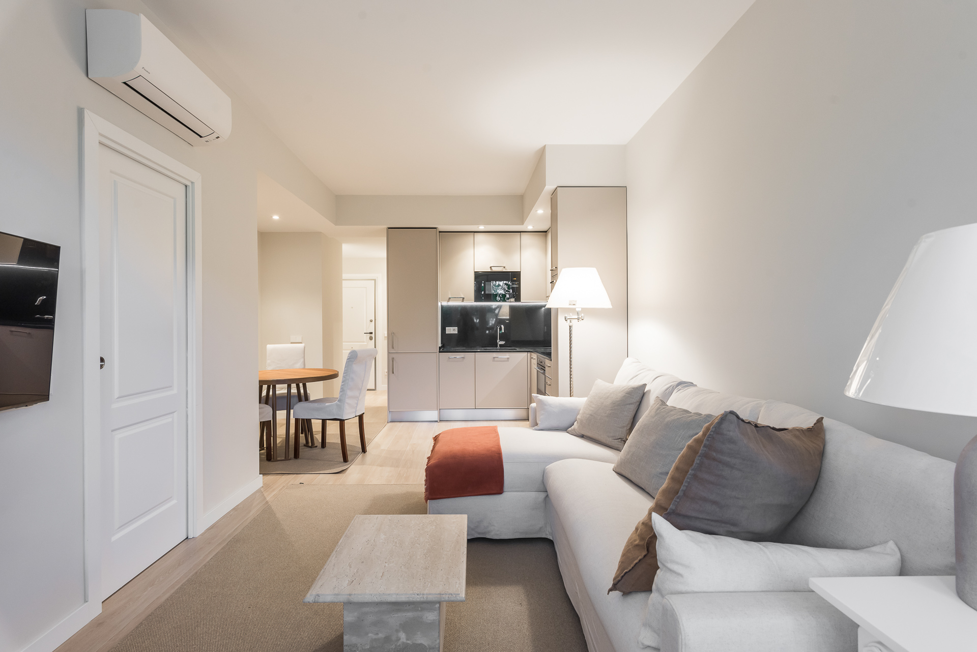 Beautiful 1 Bedroom Luxury Apartment in El Viso
