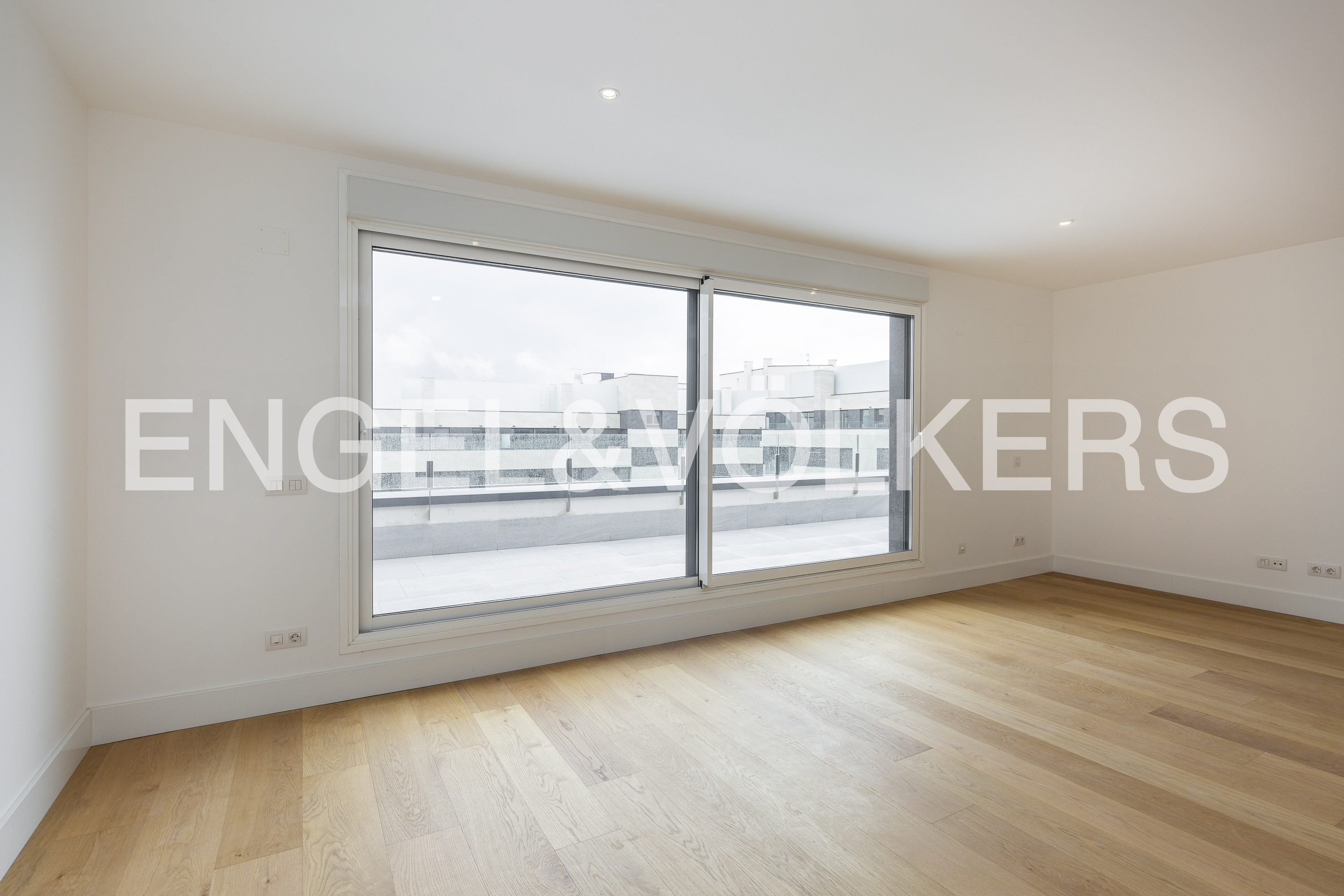 New construction penthouse in Nuevos Ministerios for rent