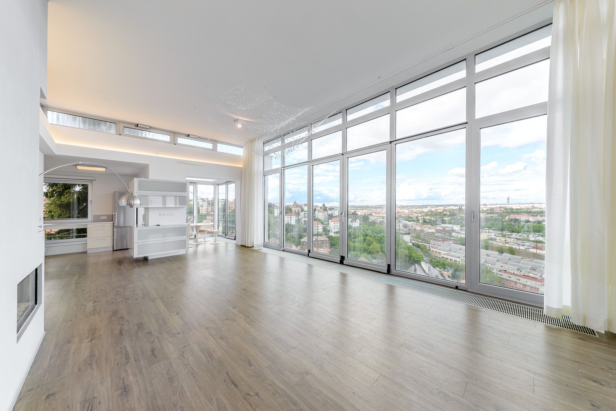 Rent a penthouse 5+kt with panoramic views of Prague