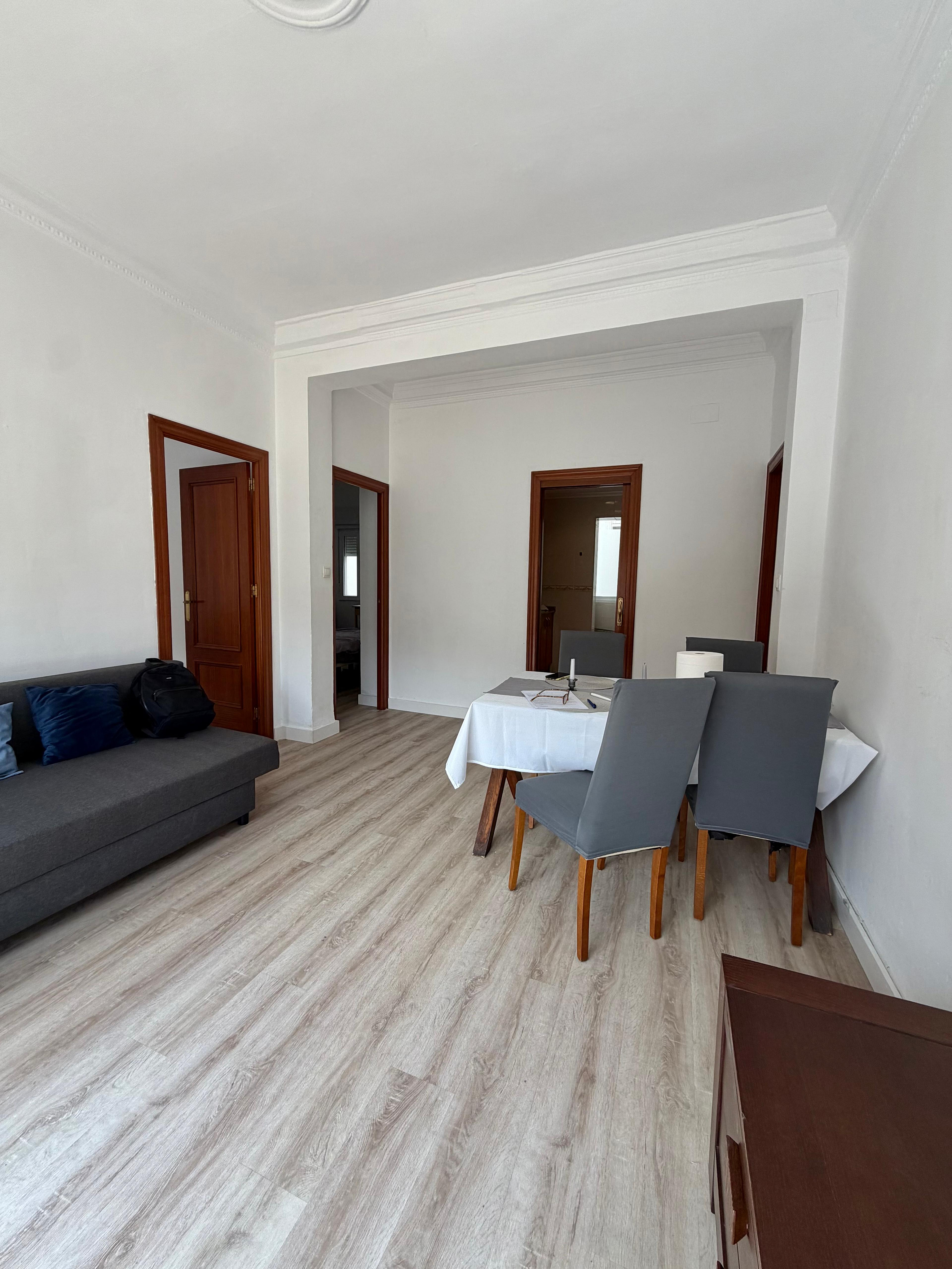 Exclusive bright apartment for short-term rent to enjoy summer in Valencia