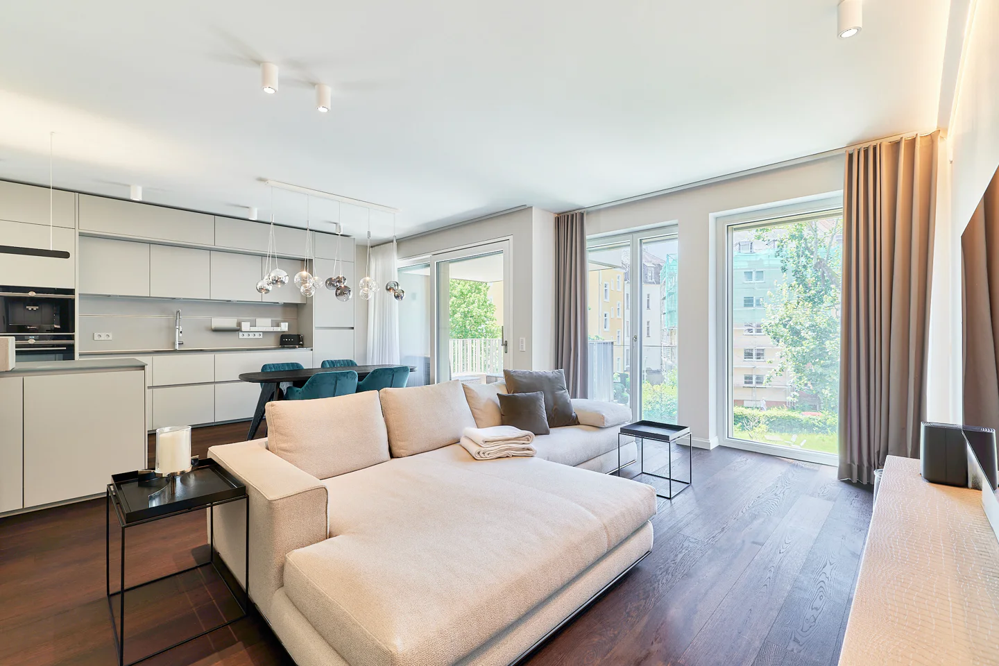 Exklusives Wohnen im Westend - Stilvolle, vollmöblierte Designerwohnung mit Südwestloggia - Foto 3