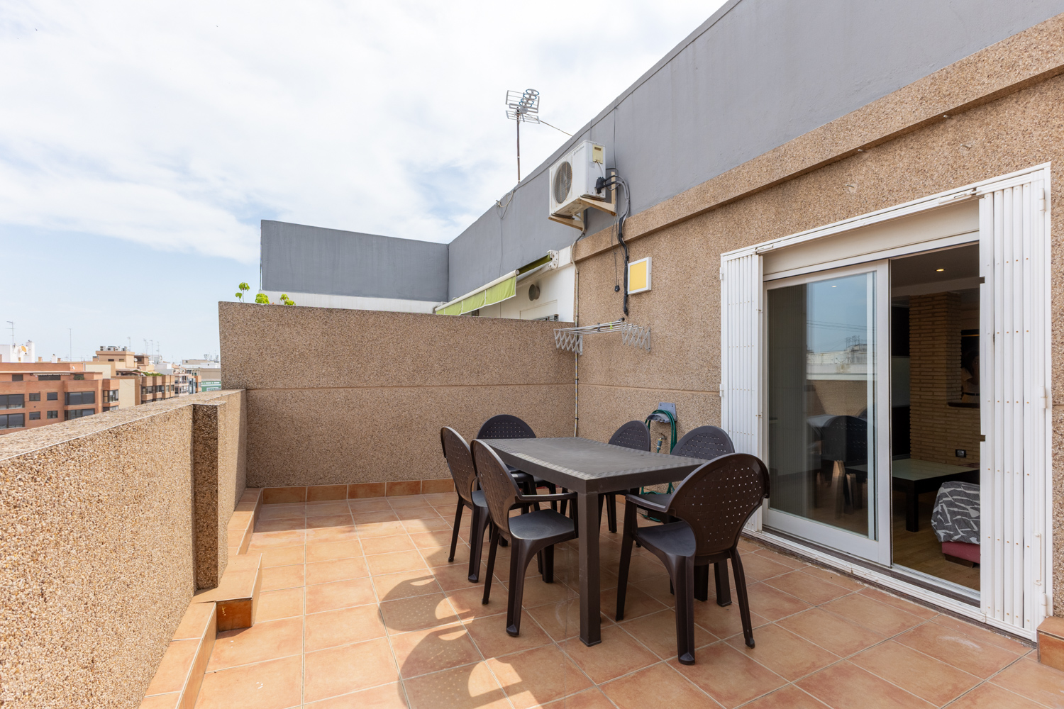 Furnished penthouse on Peris y Valero