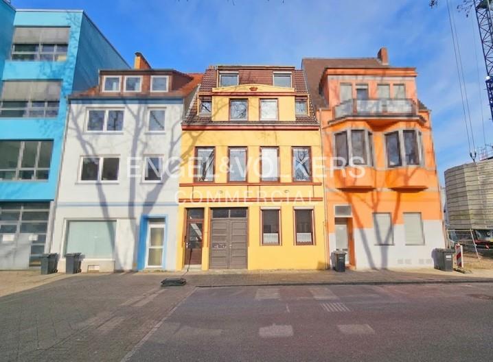 Gepflegtes Mehrfamilienhaus mit Entwicklungspotenzial in der Neustadt