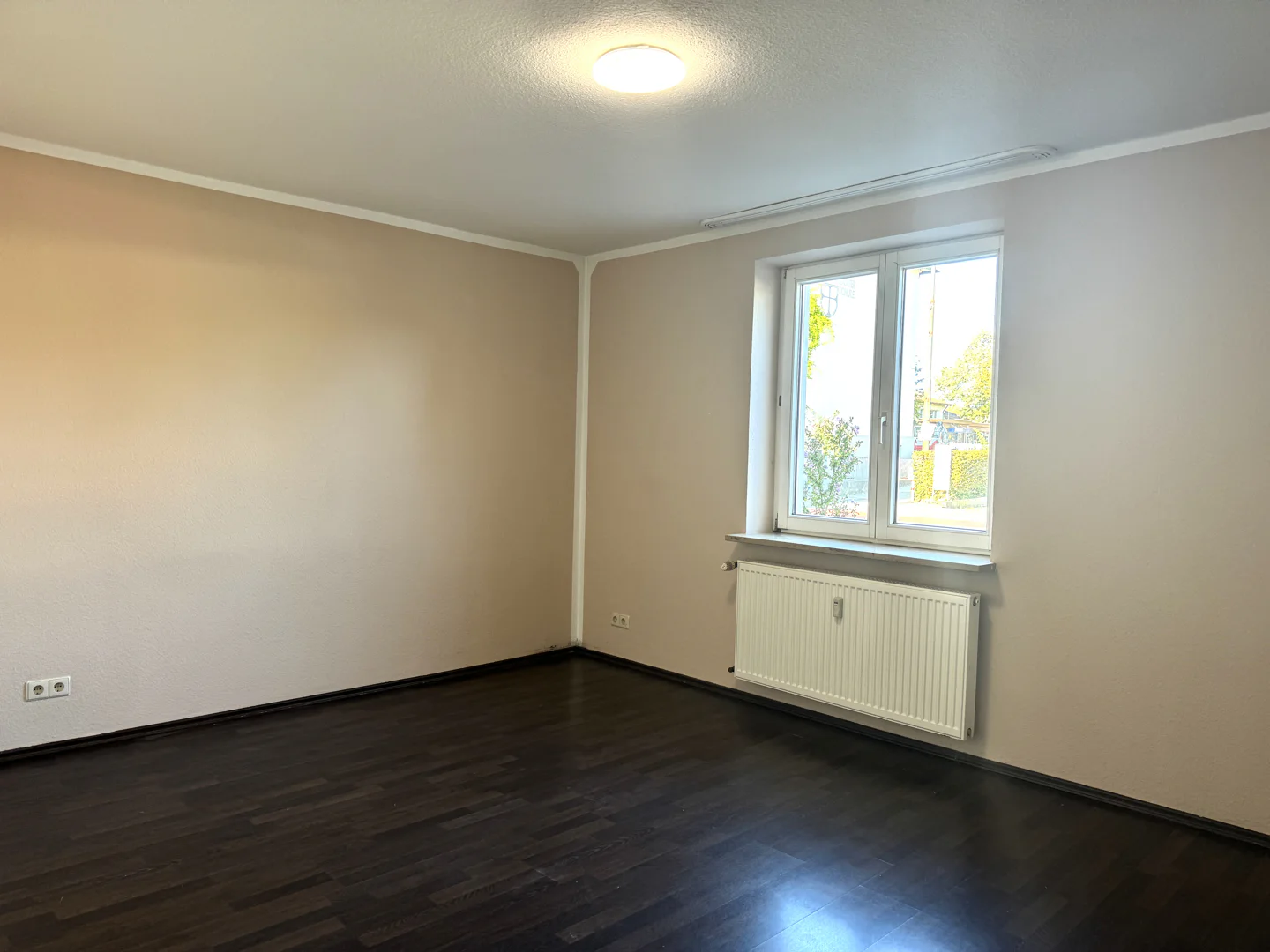 Allmannsdorf vor der Tür: 3-Zimmer-Wohnung mit Gartennutzung - Foto 1
