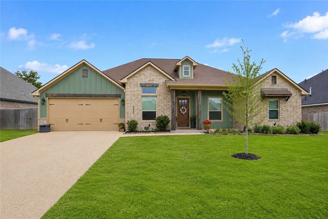 Perfect Blend of Modern Comfort, Functionality, and Privacy