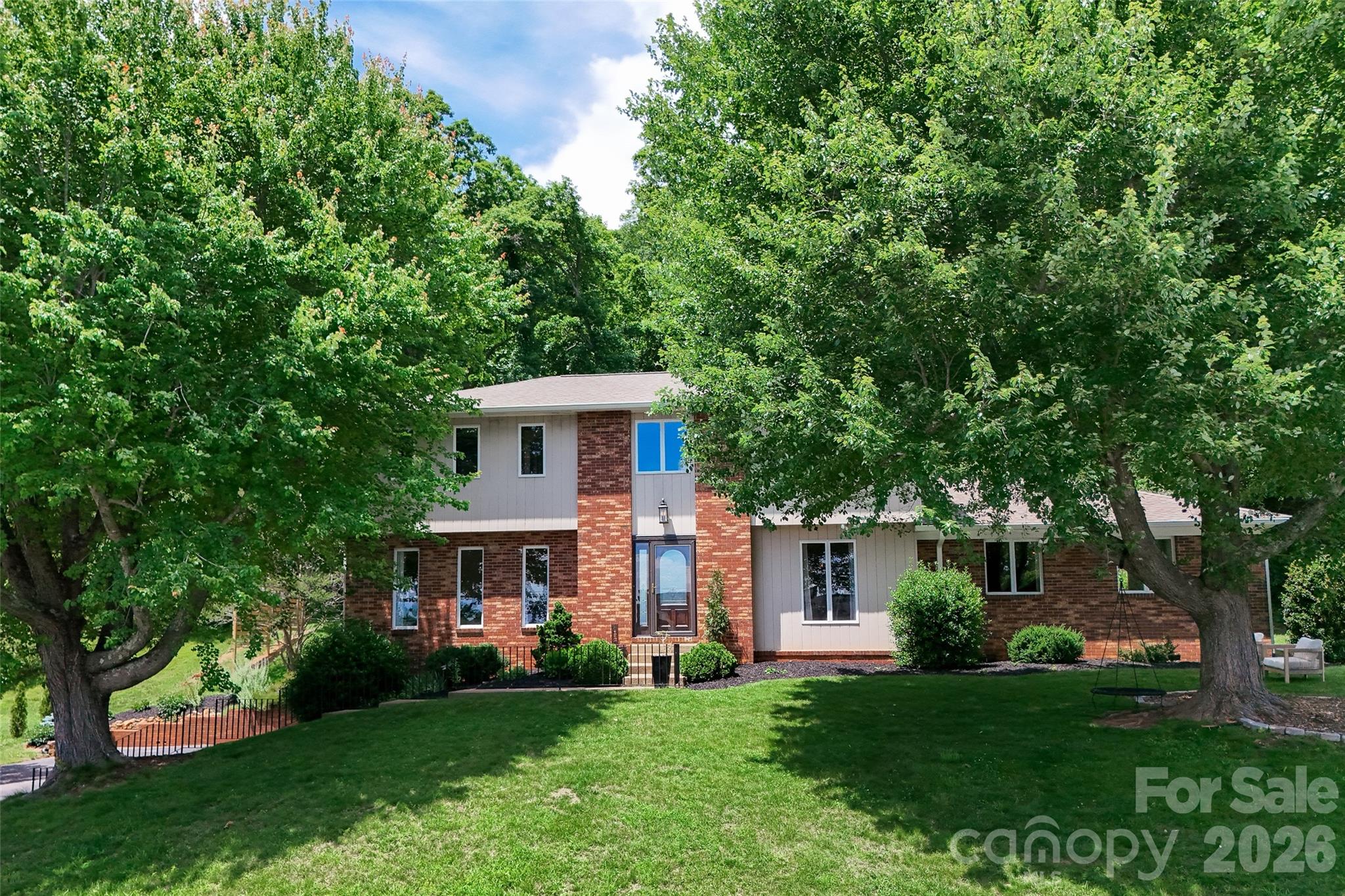 Asheville Living with Views, Space & Convenience