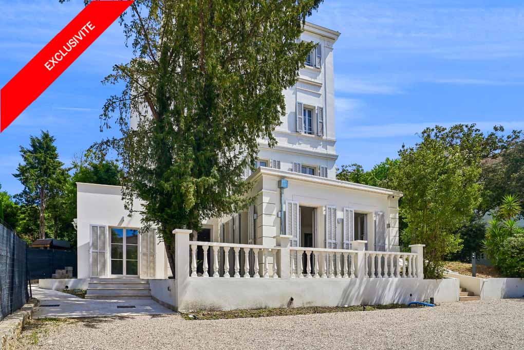 Renovated 4-room bourgeois apartment with terrace and private garden