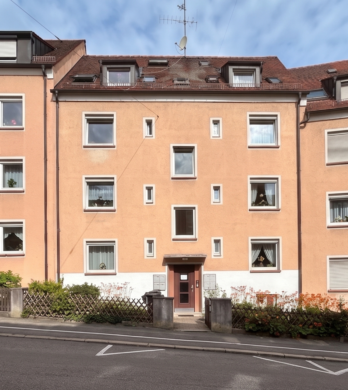 Gepflegtes Mehrfamilienhaus in S-Ost