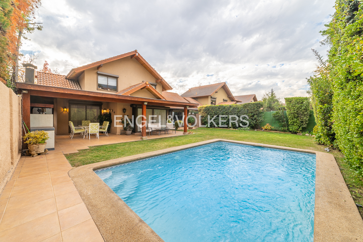 ACOGEDORA CASA EN CONDOMINIO, CASAGRANDE