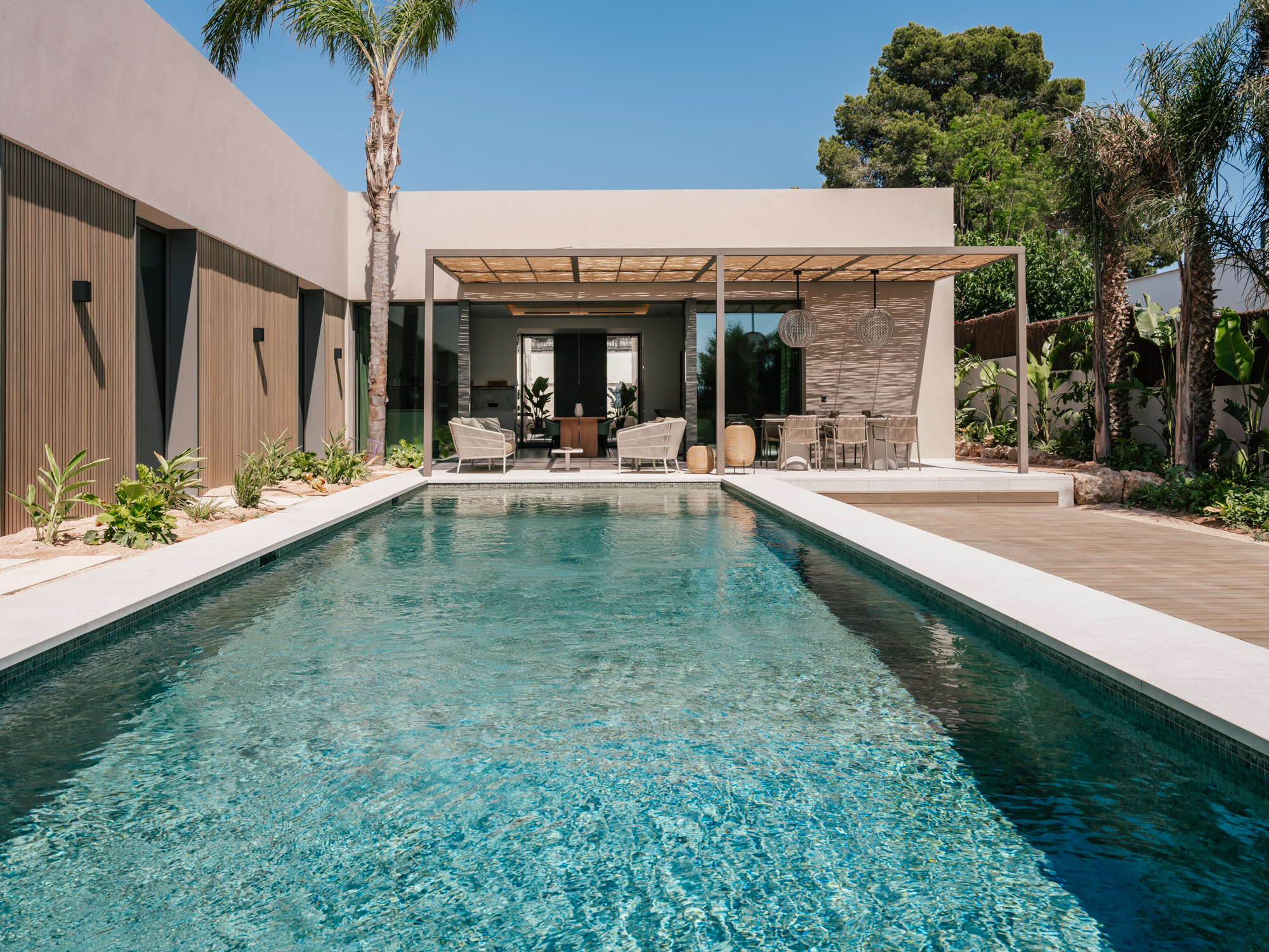 Villa with contemporary design and Mediterranean essence in Sant Marçal
