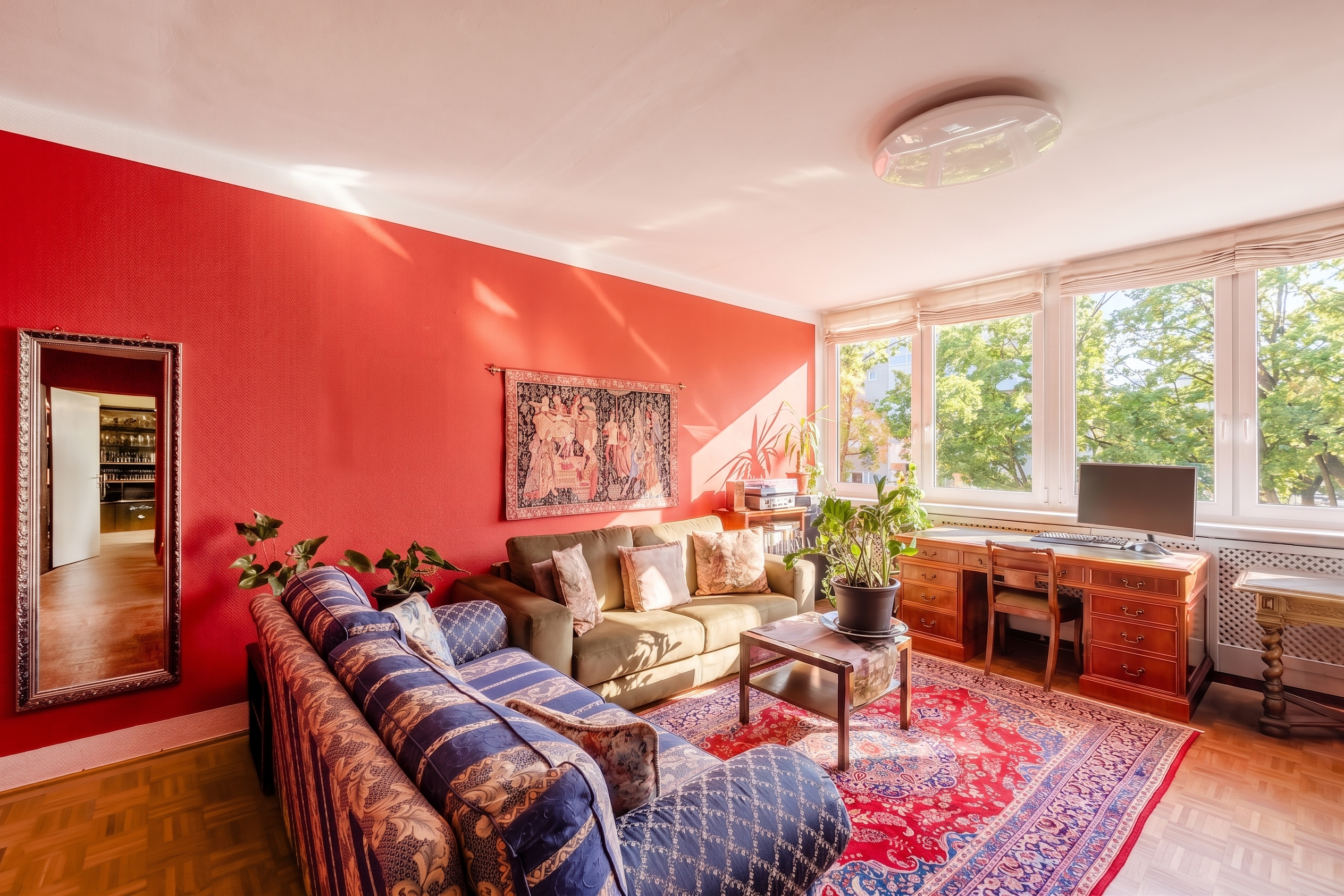 Between KaDeWe & Viktoria-Luise-Platz: 3 rooms, 2 loggias, 1 private parking space