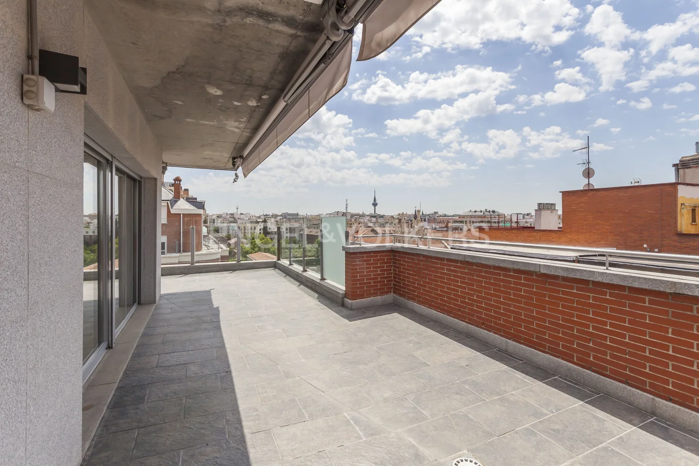 Ático en alquiler con terraza en Barrio Salamanca