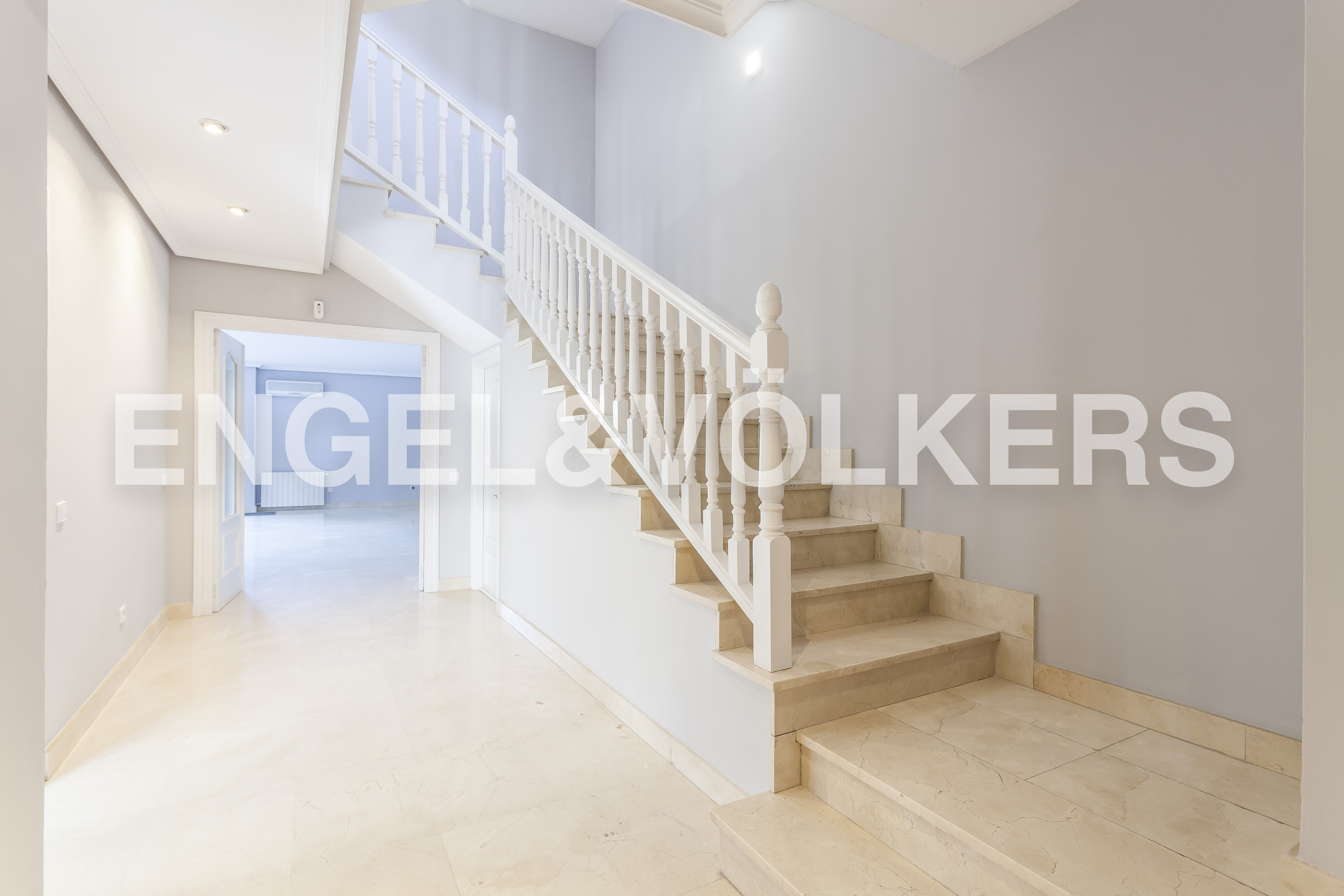 Unfurnished dettached house nearby Liceo Francés for rent