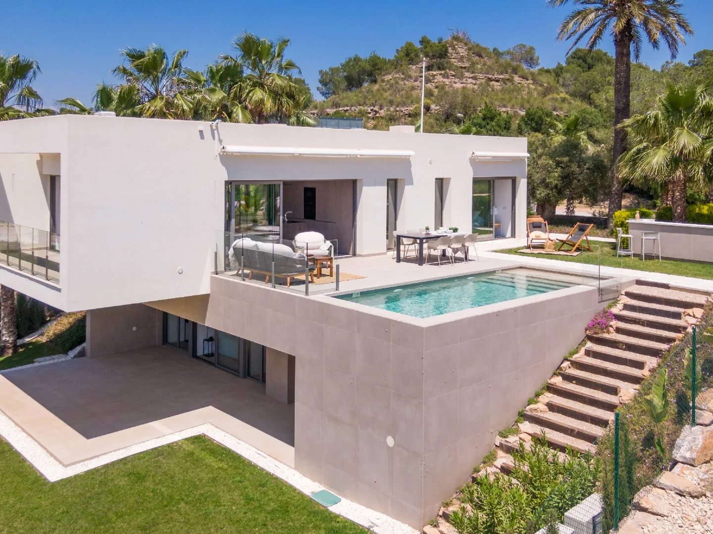 Villas with private pool in Las Colinas