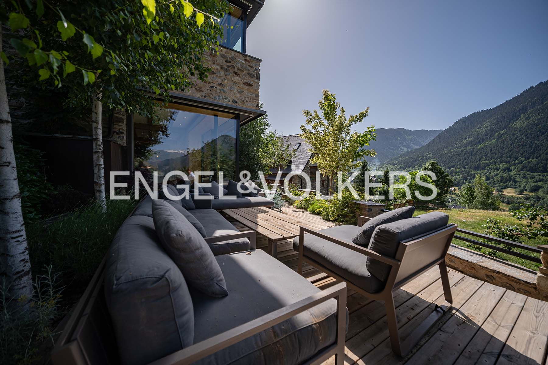 Preciosa casa con vistas al Aneto en Unha