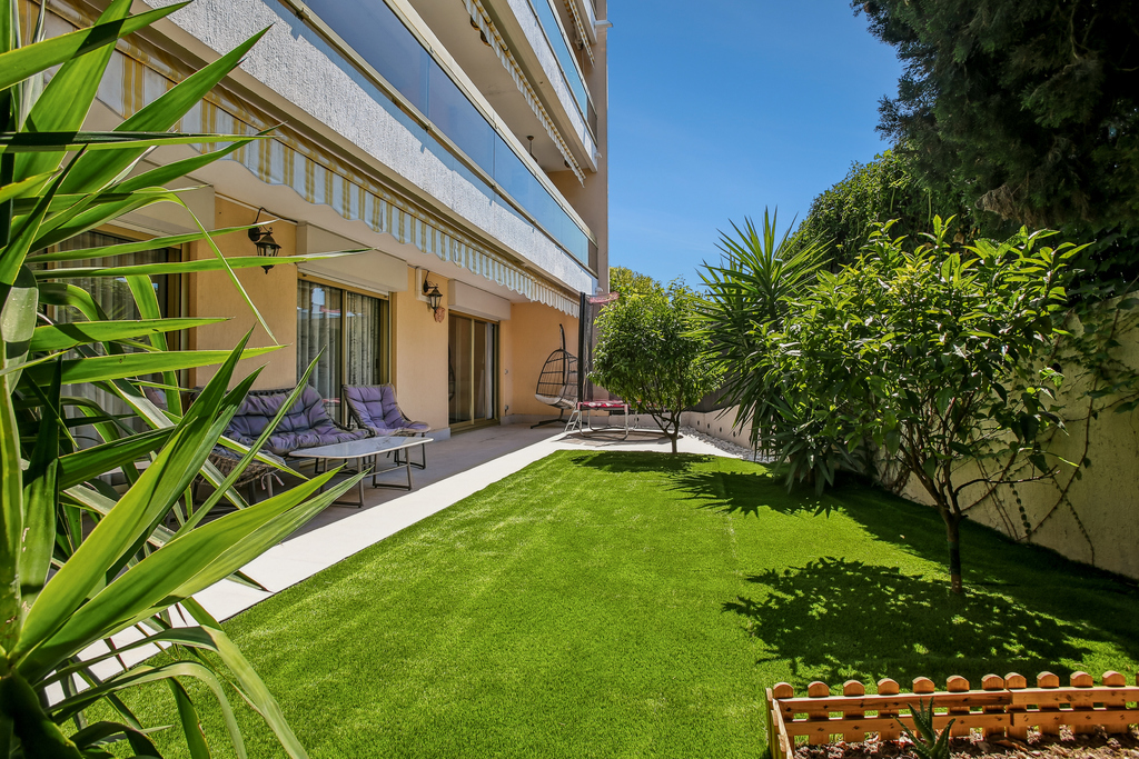 3-room apartment with large garden and parking