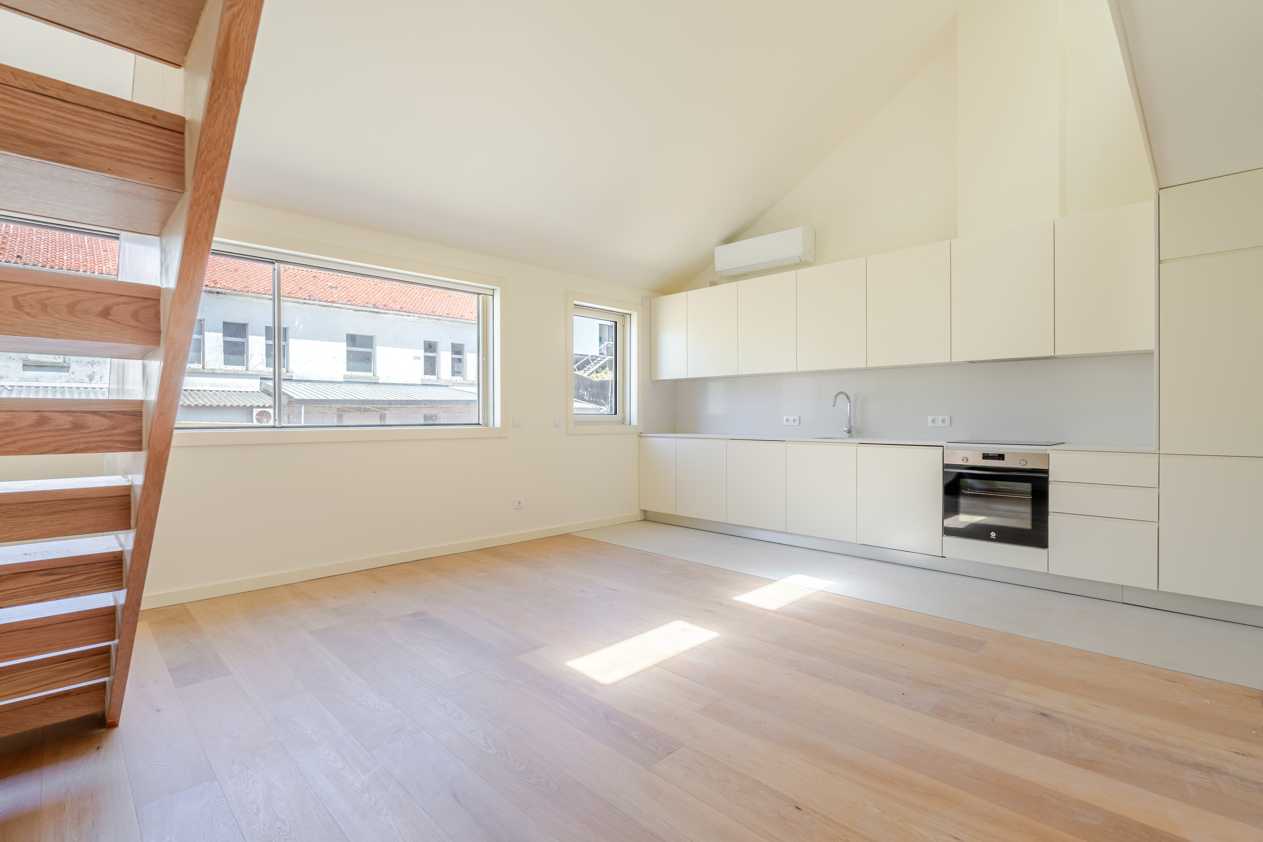 Apartamento T1 Duplex em fase de acabamentos em Matosinhos/ Brito Capelo